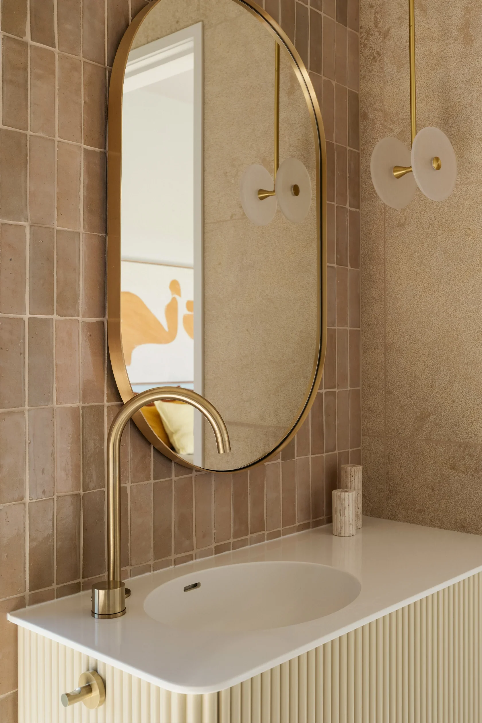 Okakuru_Loop_Mirror1680x.webp