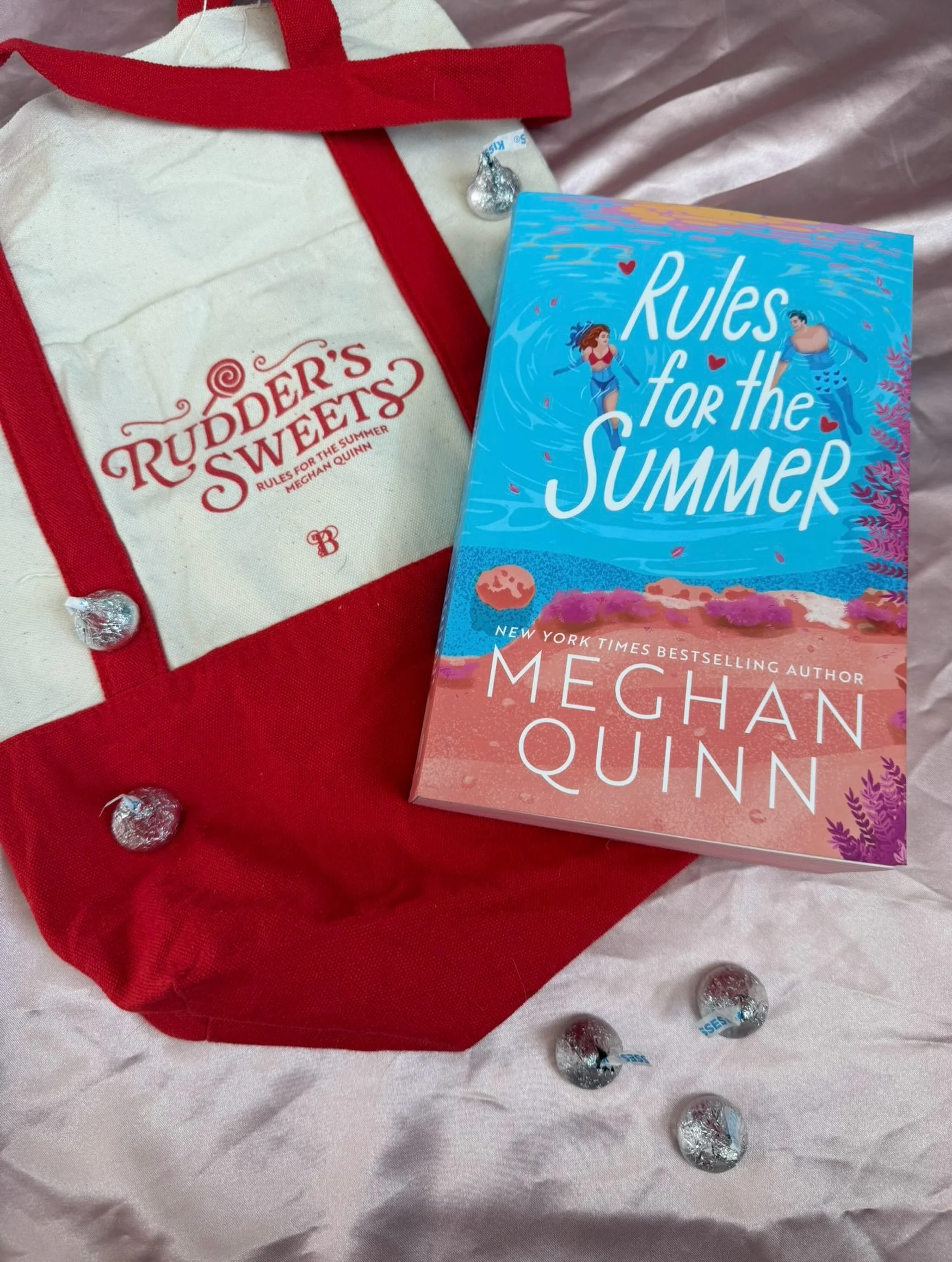 Meghan Quinn really knows how to write a romcom, this book kept me smiling the whole time. 🍬💛 It&rsquo;s cute, fun and a little ridiculous, perfect for summer! 

❓What&rsquo;s your favorite candy?