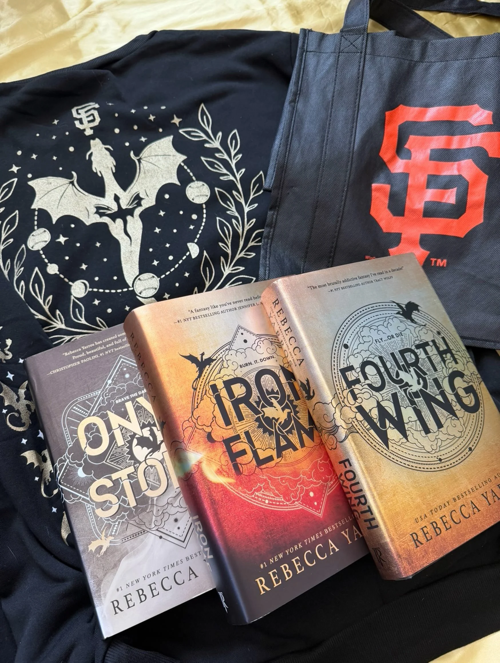 Such a fun Monday night at the SF Giants for Fourth Wing night! I loved getting the sweatshirt, watching the Giants get the win, and just having a great time at the ballpark! ⚾️🏟️🧡

Who else was there?? Or have you attended a book themed sporting e