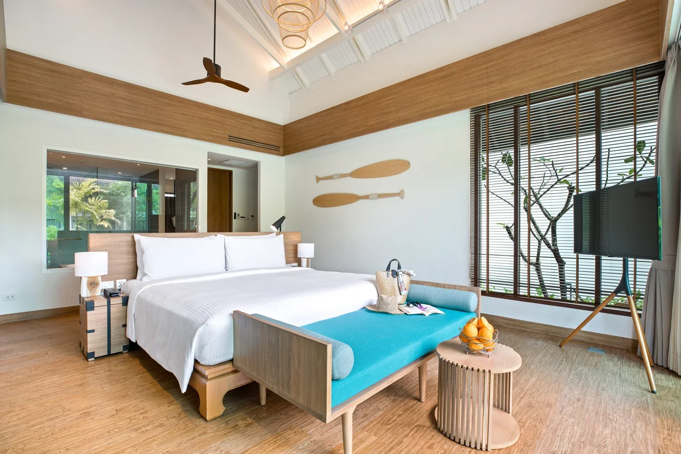 outrigger-khao-lak-beach-resort-mala-garden-villa2-bedding.webp