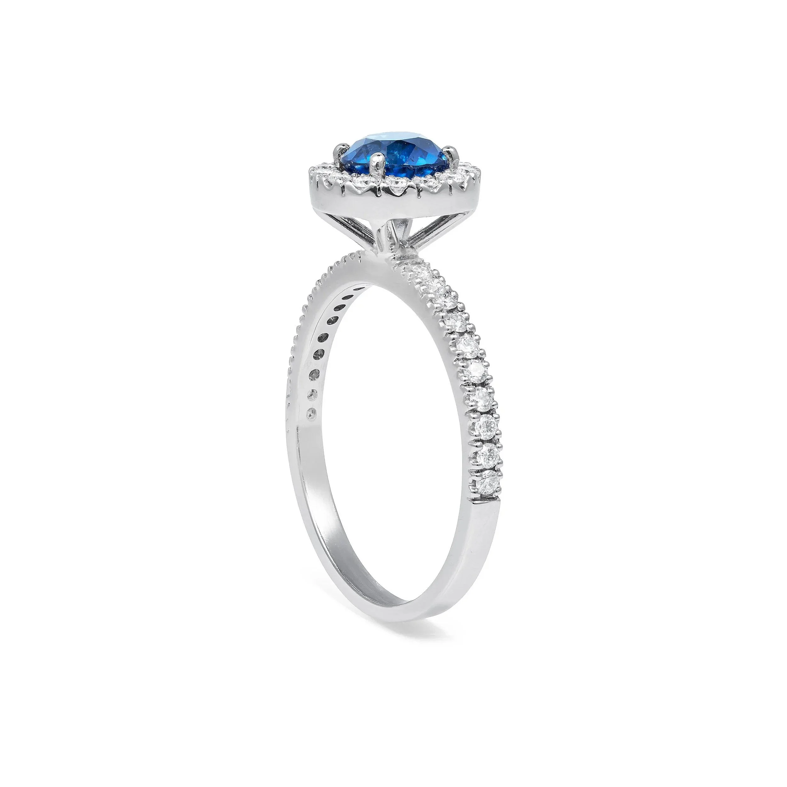 Blue_Sapphire_Engagement_ring_1.0crt+_view3.jpg