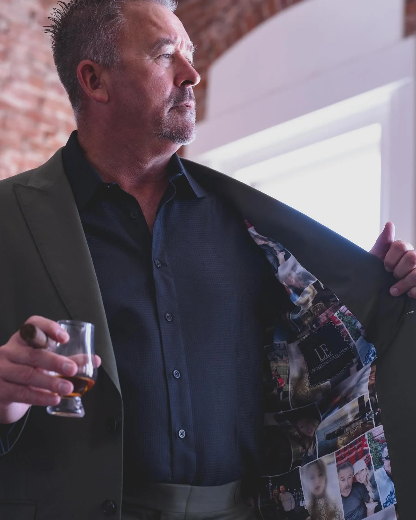 I got to put pictures of my finance and I on the lining of my bespoke wedding suit!

What would you want on your lining??

Allow us to create your next suit.

Visit our website! Launching 9&bull;7&bull;24 ! 

#leeeverleighcollection #menssuits #mensf