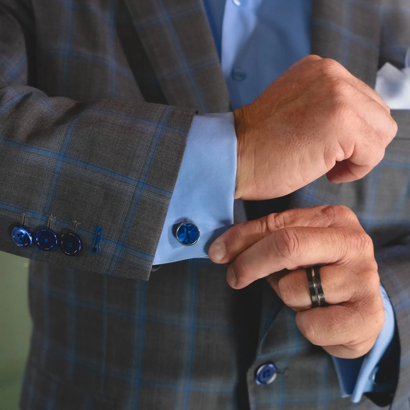 Details &bull; Details &bull; Details 

Allow us to create your next suit.

Visit our website! Launching 9&bull;7&bull;24 ! 

#leeeverleighcollection #menssuits #mensfashion #bespoke #customclothing #tailoredsuits #weddingsuit #businesssuit #suits
