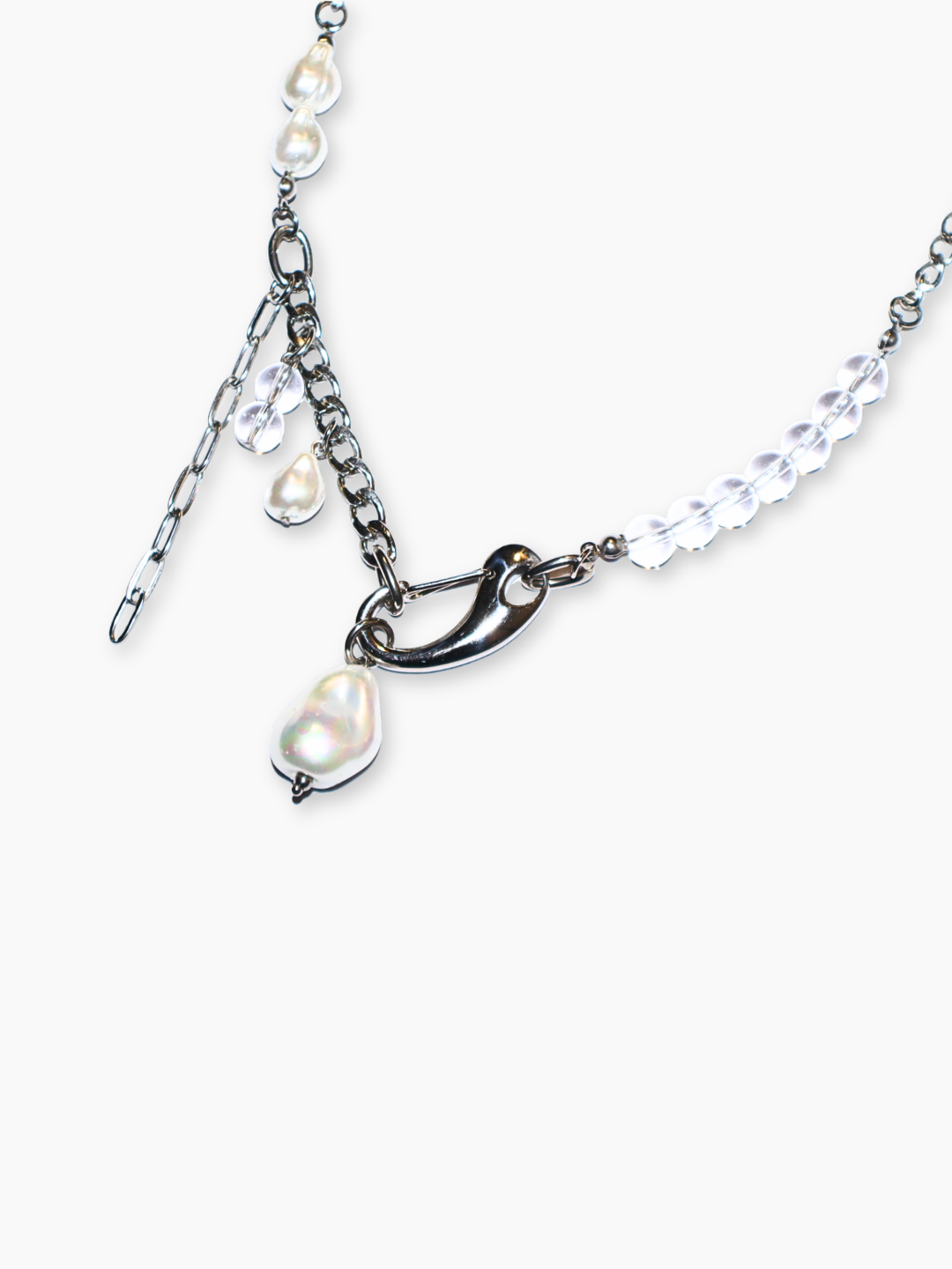 vela necklace 1.png