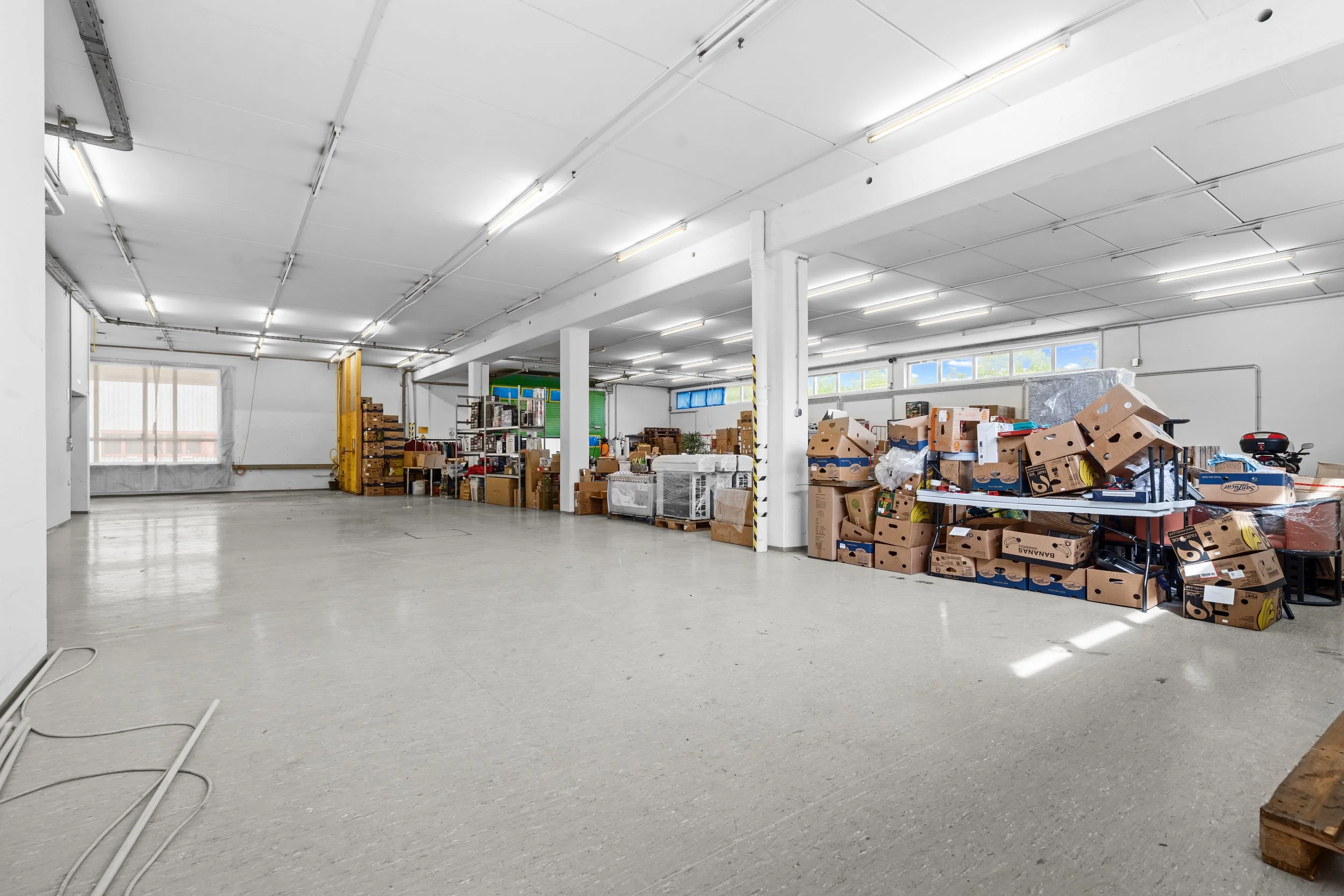 Lagerfläche in Liesing - 1.237 m² &amp; 16 Stellplätze!