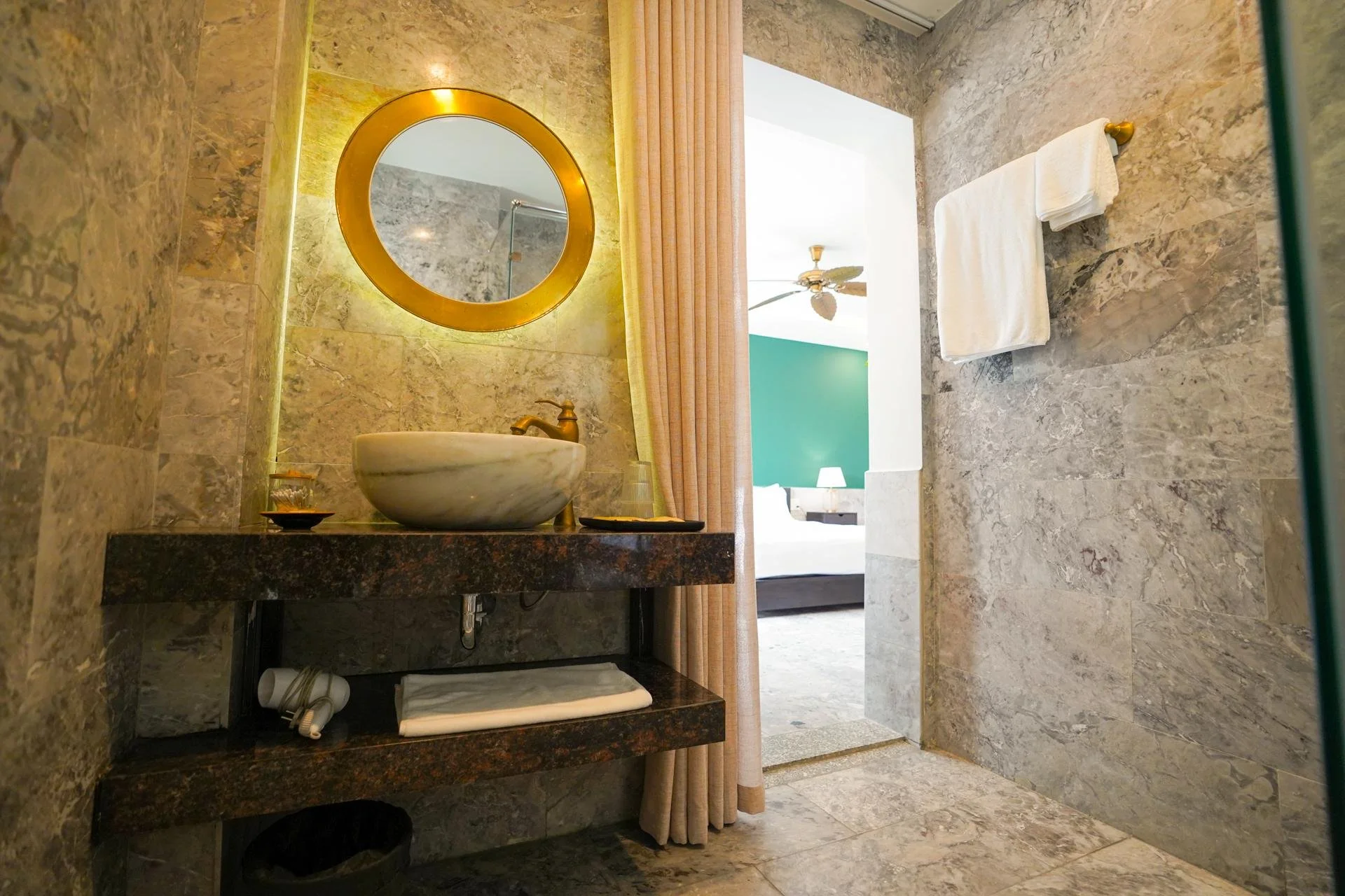 Twin with balcony (5).jpg