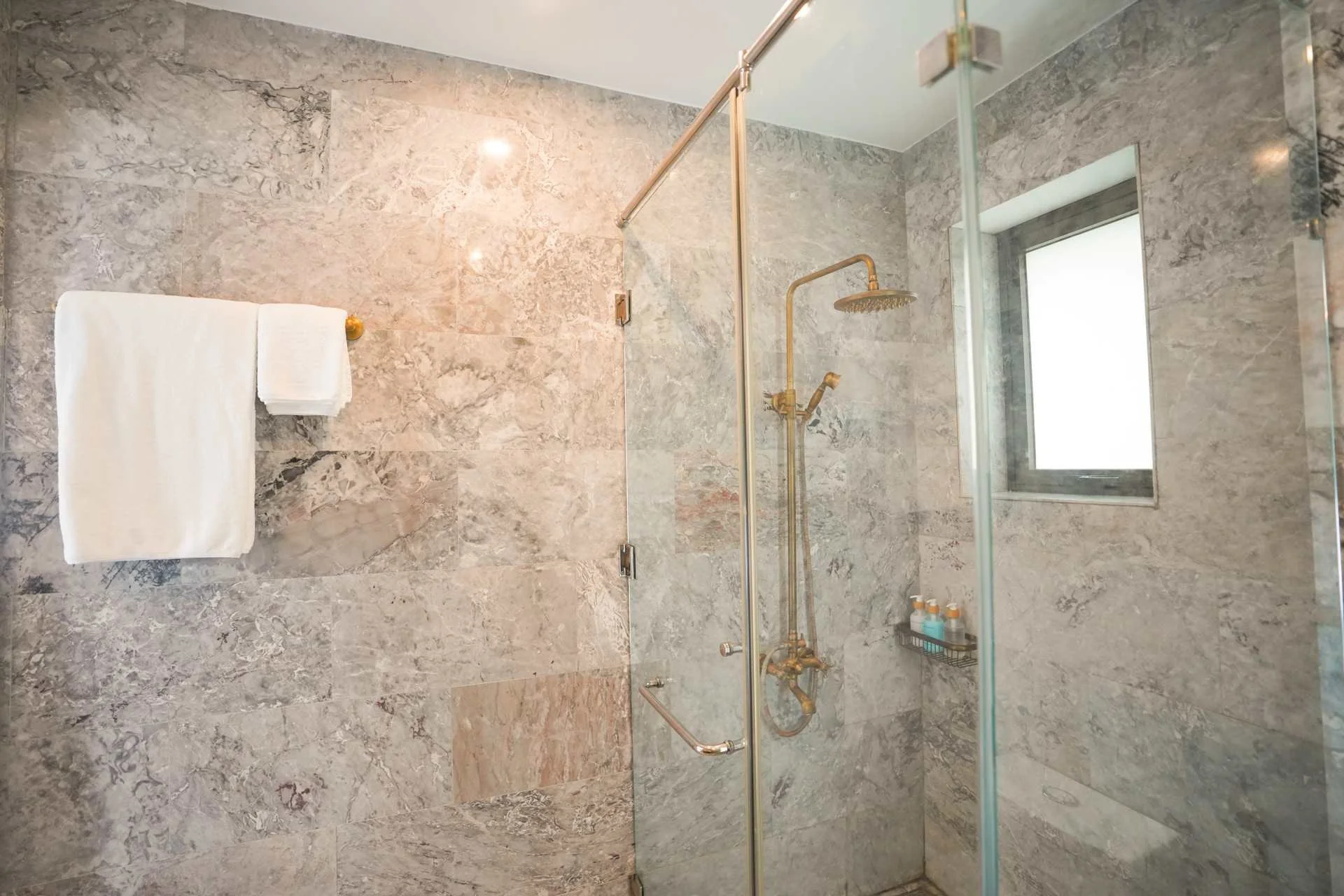 Twin with balcony (6).jpg