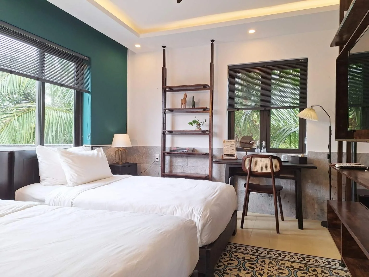 The Interlude 211.jpg