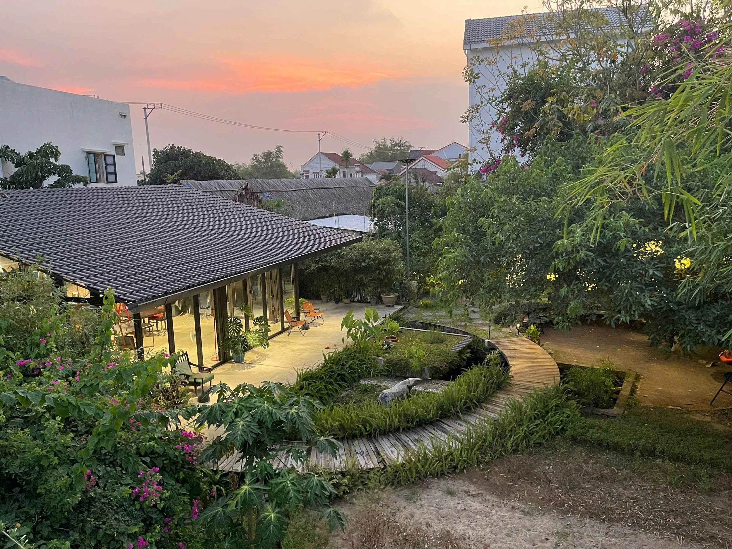 studio-garden-aerial-dusk-hoi-an_small.jpg