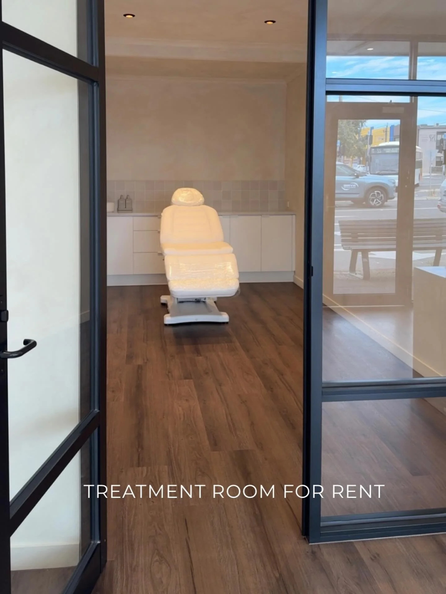 Our space is now available for part-time use (3&ndash;4 days per week) on a flexible daily rate.

Perfect for:
Massage therapists
Laser/IPL technicians
Health &amp; wellness professionals
Body sculpting specialists
Teeth whitening services

If you&rs
