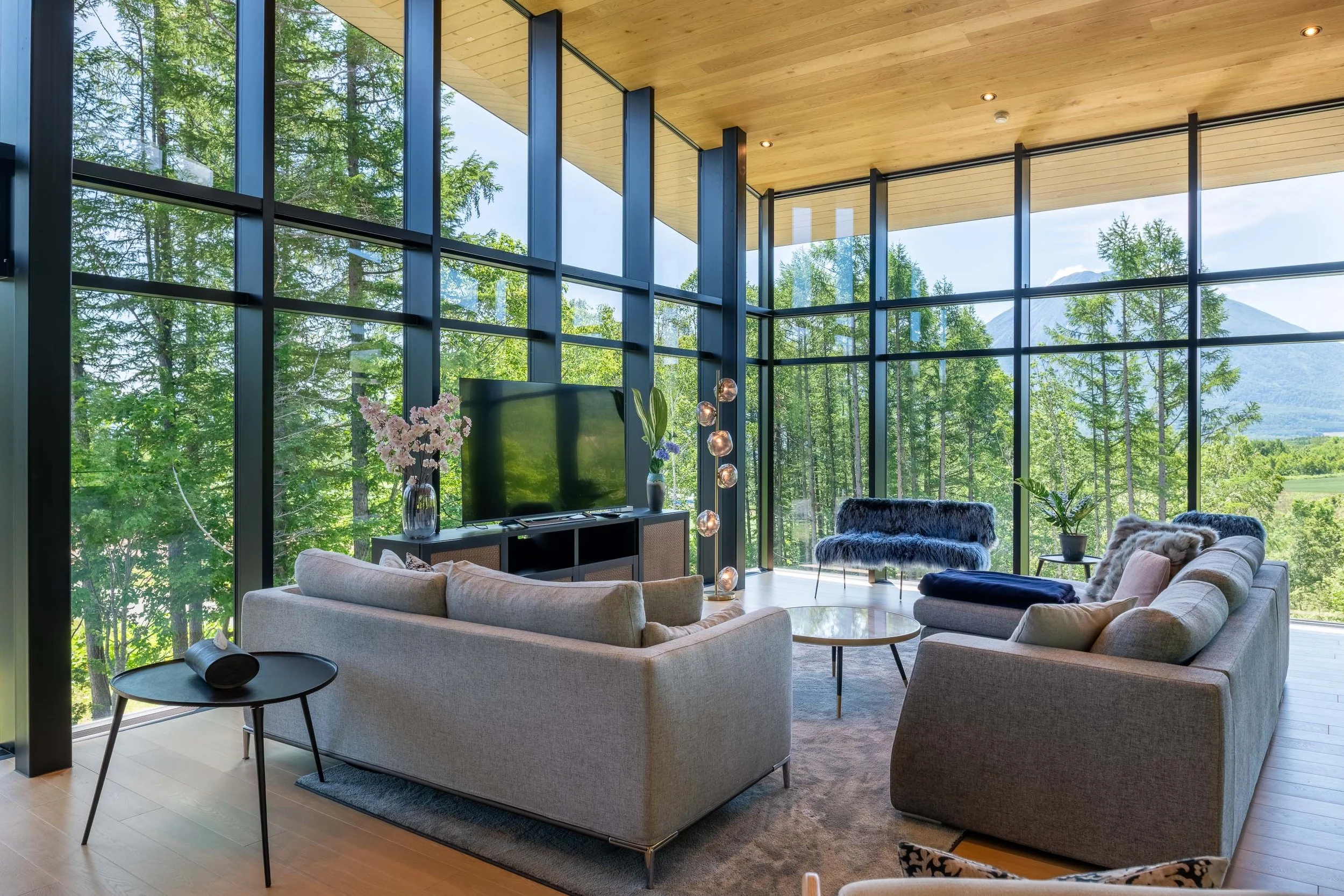 Living Area - Kazahana at Hanaridge Chalet - Niseko