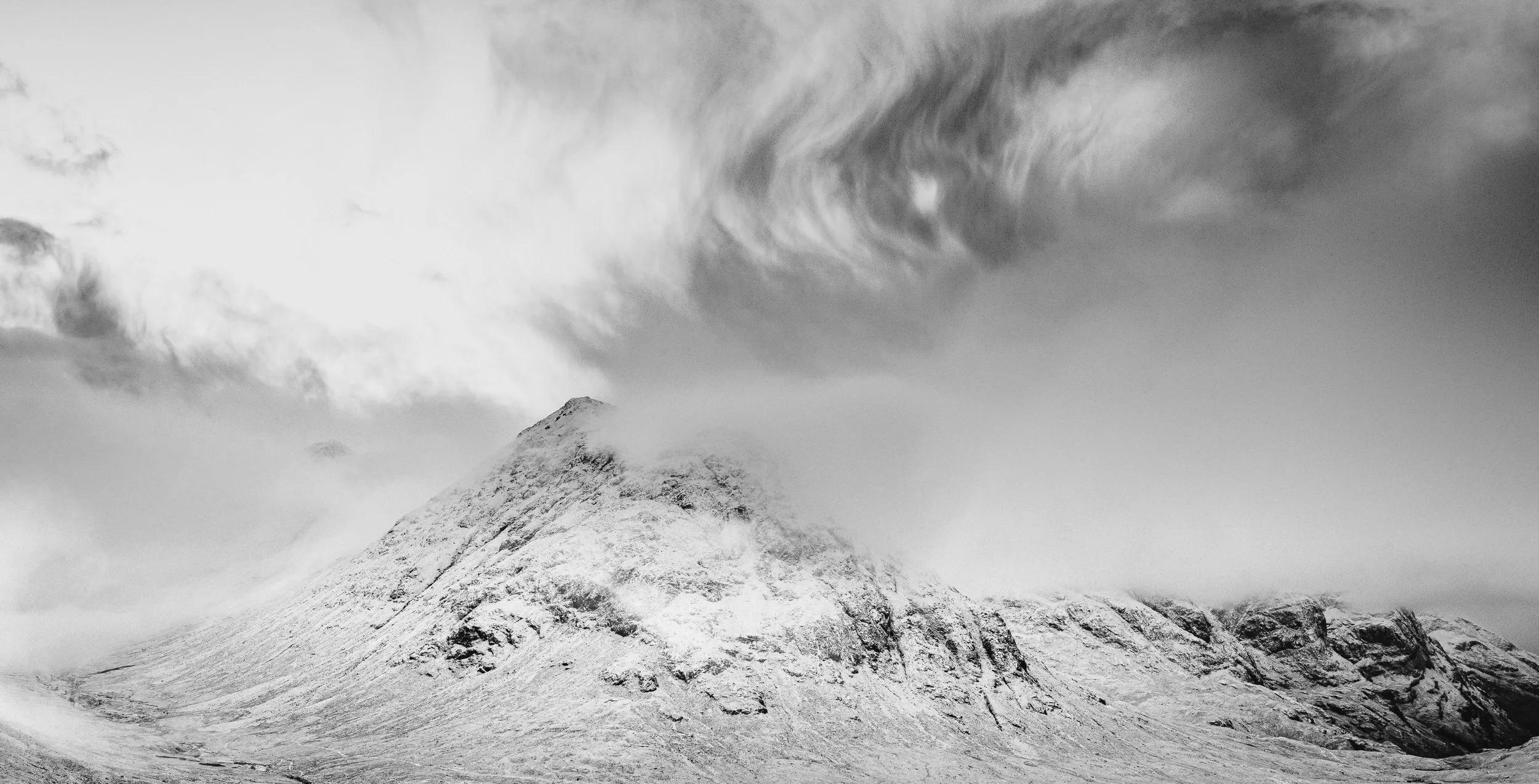 B&W Chris Logue-21.jpg