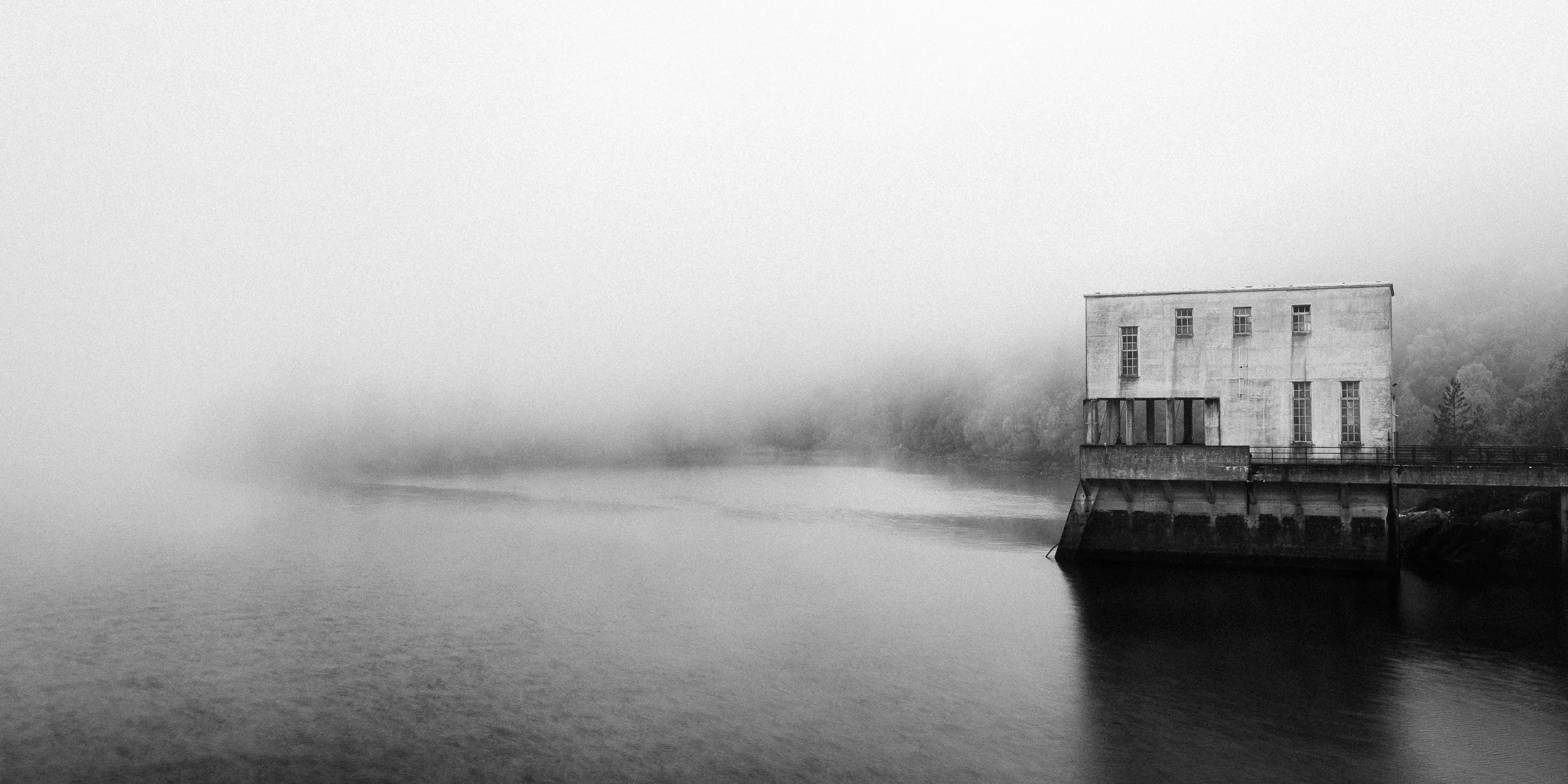 B&W Chris Logue-10.jpg