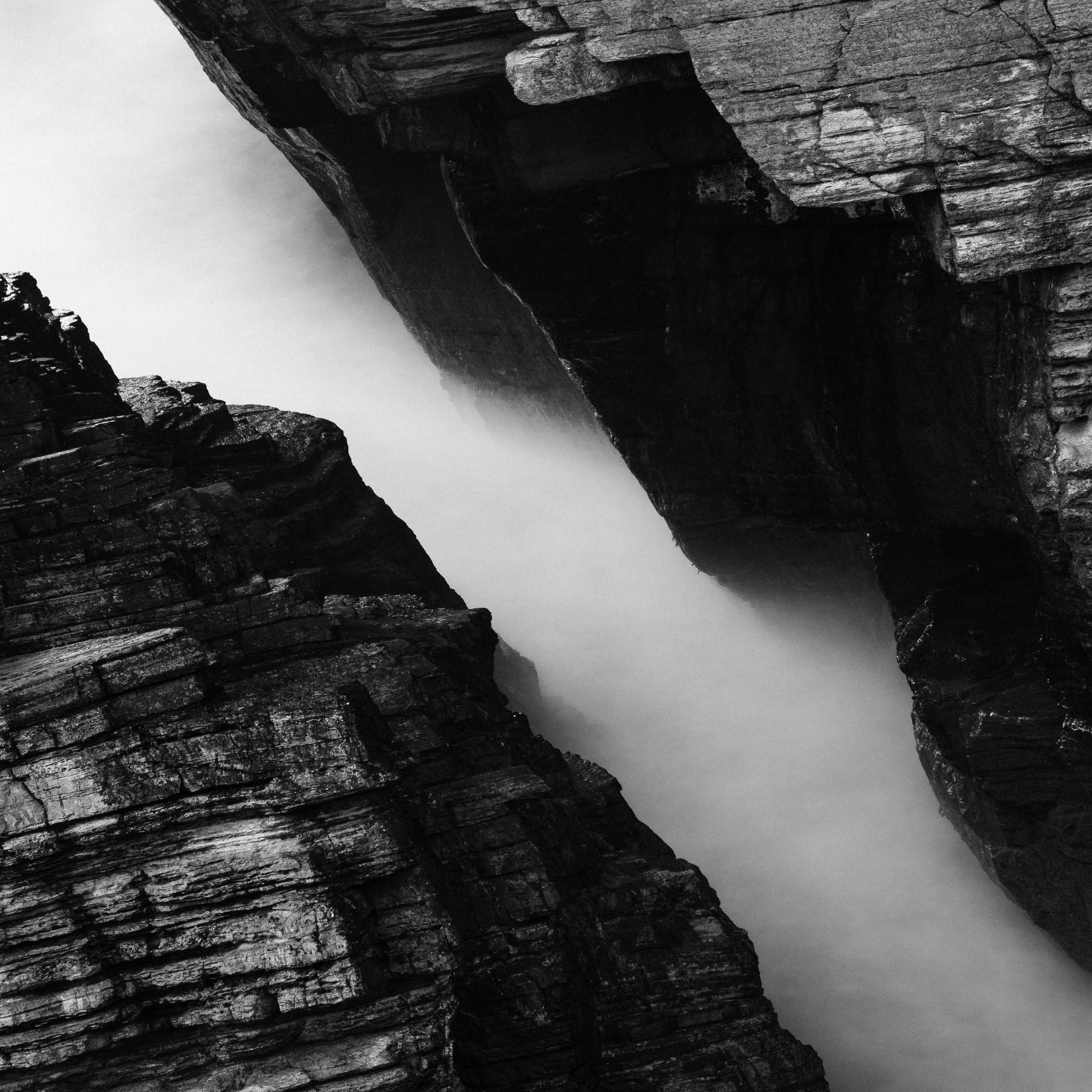 B&W Chris Logue-33.jpg