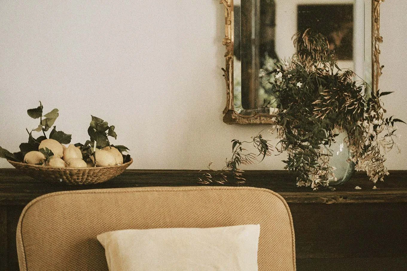 Living Area_3.jpg
