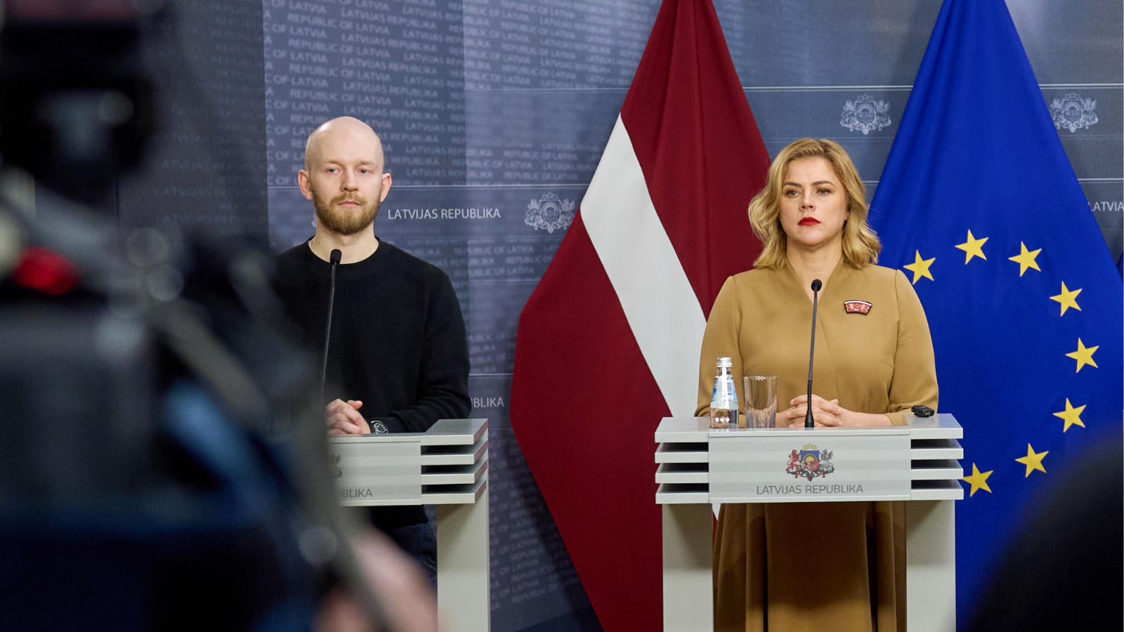 Šuvajevs: Kokrūpnieku skandālā valdībai būtu jānostājas tiesiskuma pusē