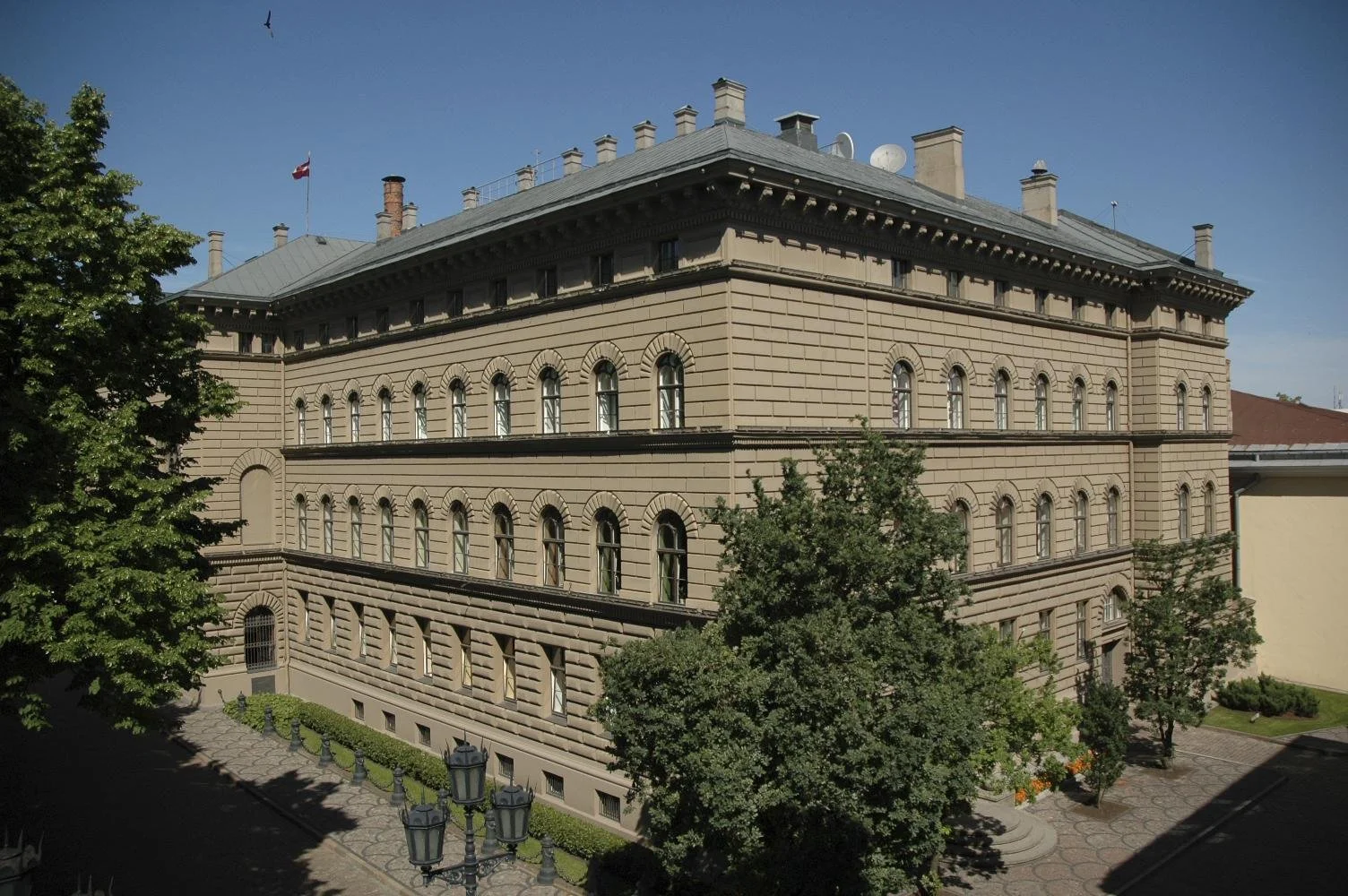 Esam izstrādājuši grozījumus ar mērķi pilnveidot nepilngadīgu jauniešu aizsardzību no seksuālās izmantošanas