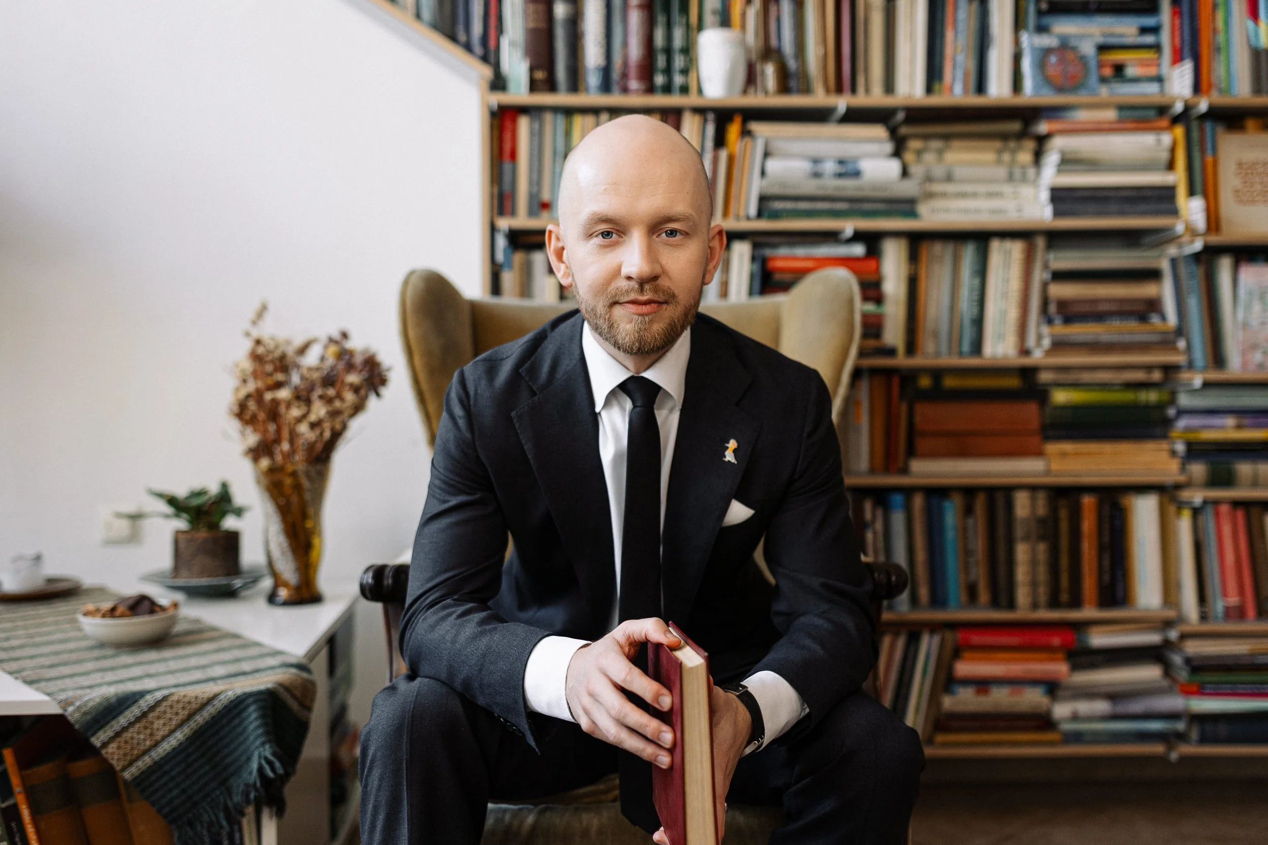 Izvirzām ekonomistu un antropologu Andri Šuvajevu kā partijas premjerministra amata kandidātu