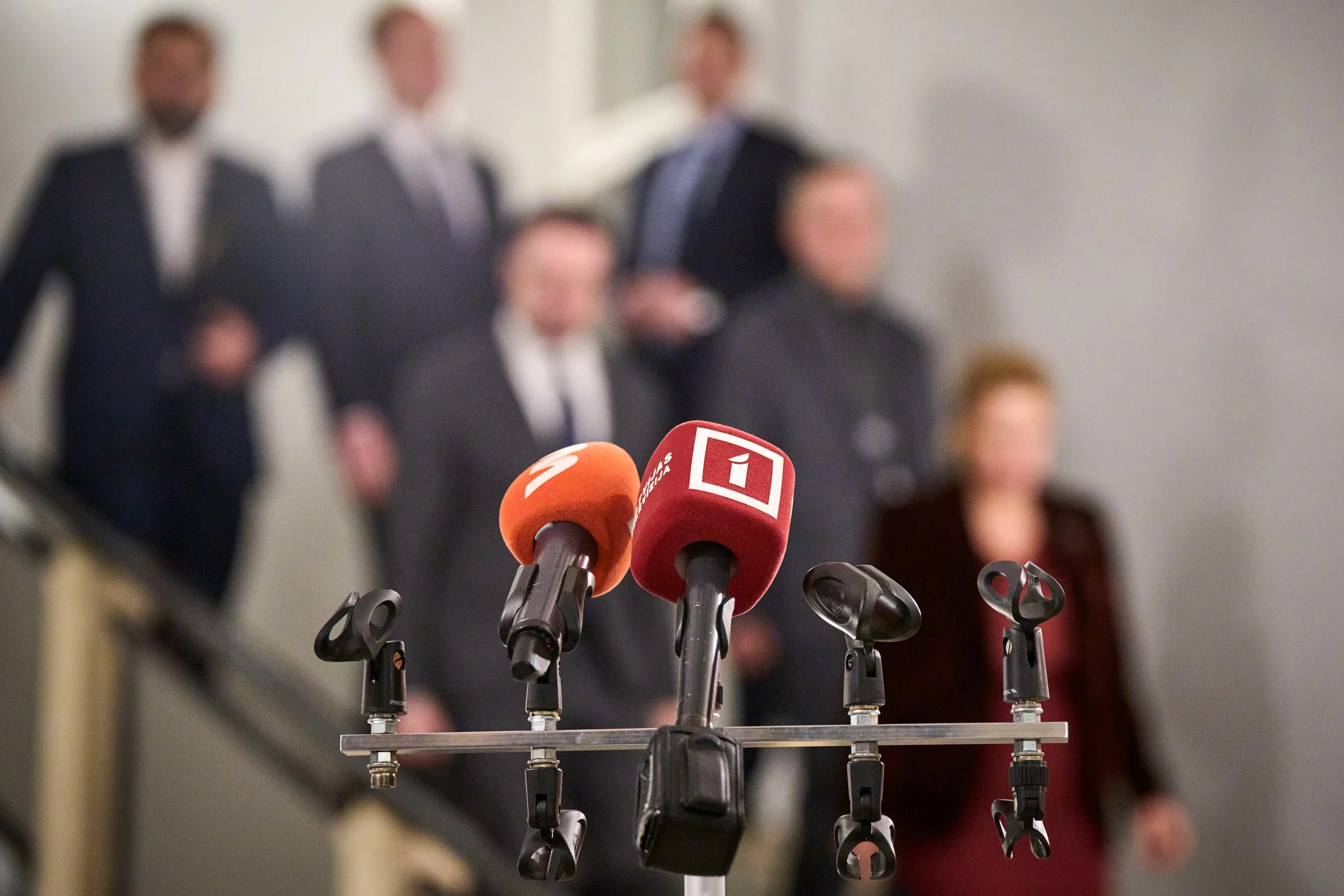 Jaunā koalīcija balso pret sabiedriskā medija redakcionālo neatkarību