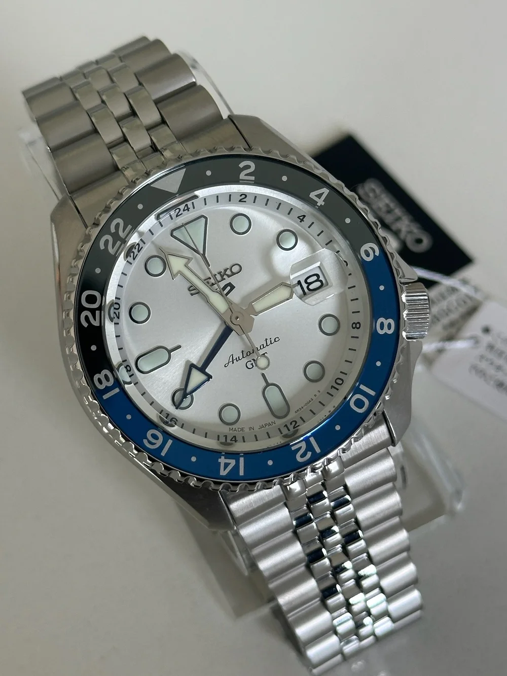 Seiko 5 Sports GMT Series White Ref. SBSC017 — PR Timepieces
