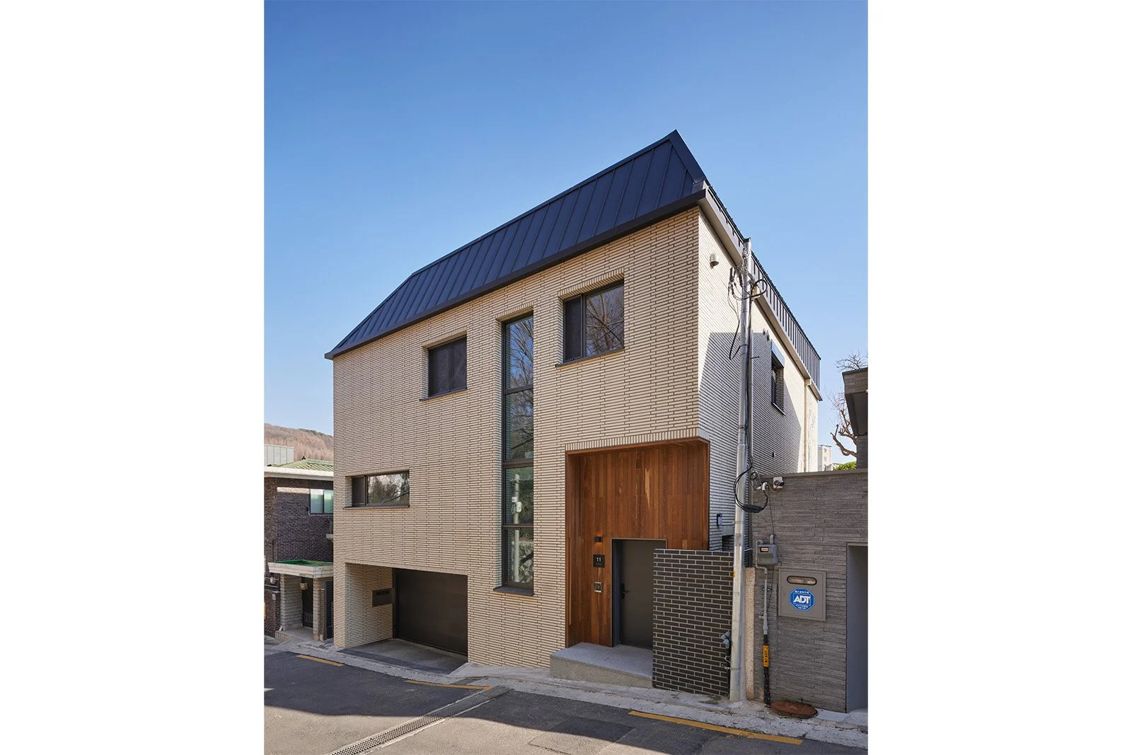 3S yeonhuidong house-02(web)-하늘톤조정(1).jpg