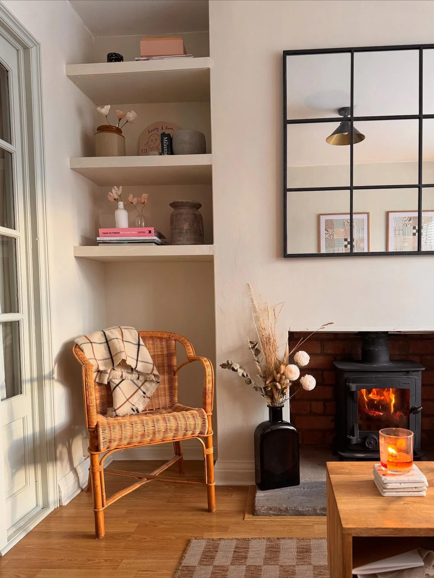 Swipe for the before &gt; 
We freshened up this room with &lsquo;Pampas&rsquo; by @coatpaints &amp; simplified the space by updating the shelving and fire surround 🔥 let us know what you think! 

#LeicestershireInteriors #LeicesterHomes #LeicesterIn