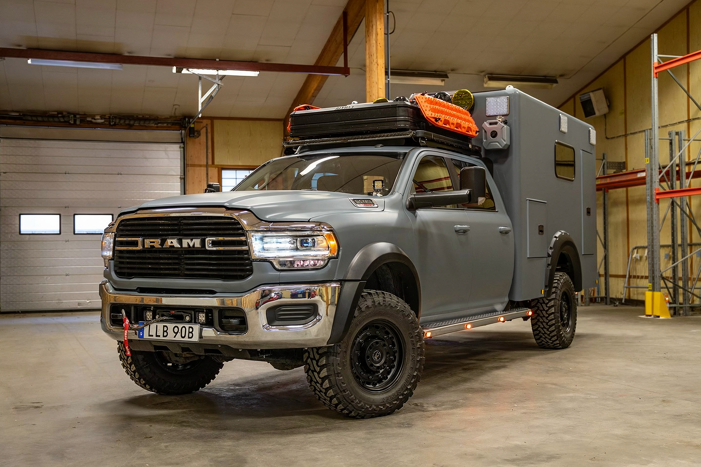 rambulance_grey_front.png