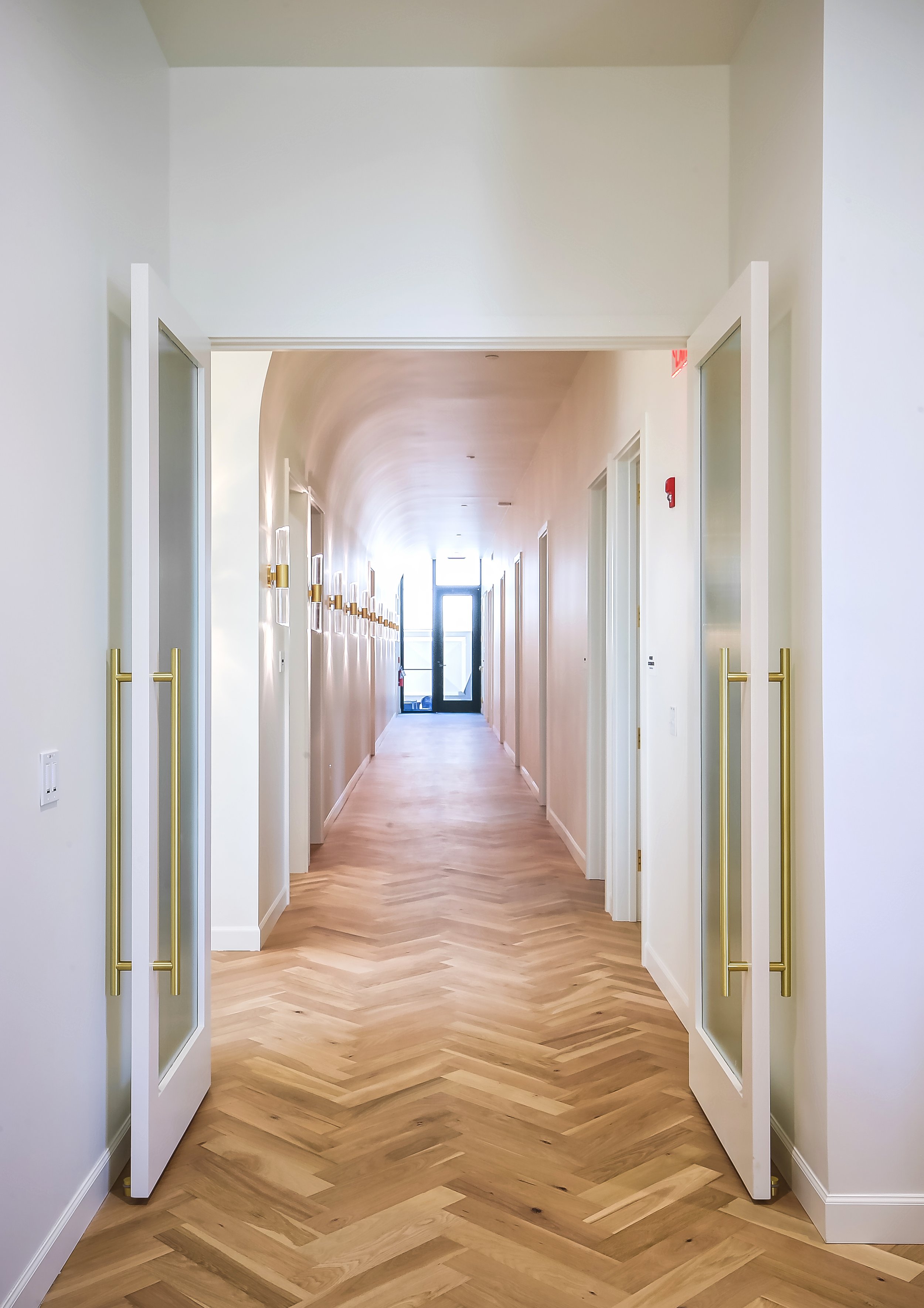 Commercial Interior Design - Healthcare Design - Outpatient & Surgery Center - White Oak Flooring & Curved Ceiling