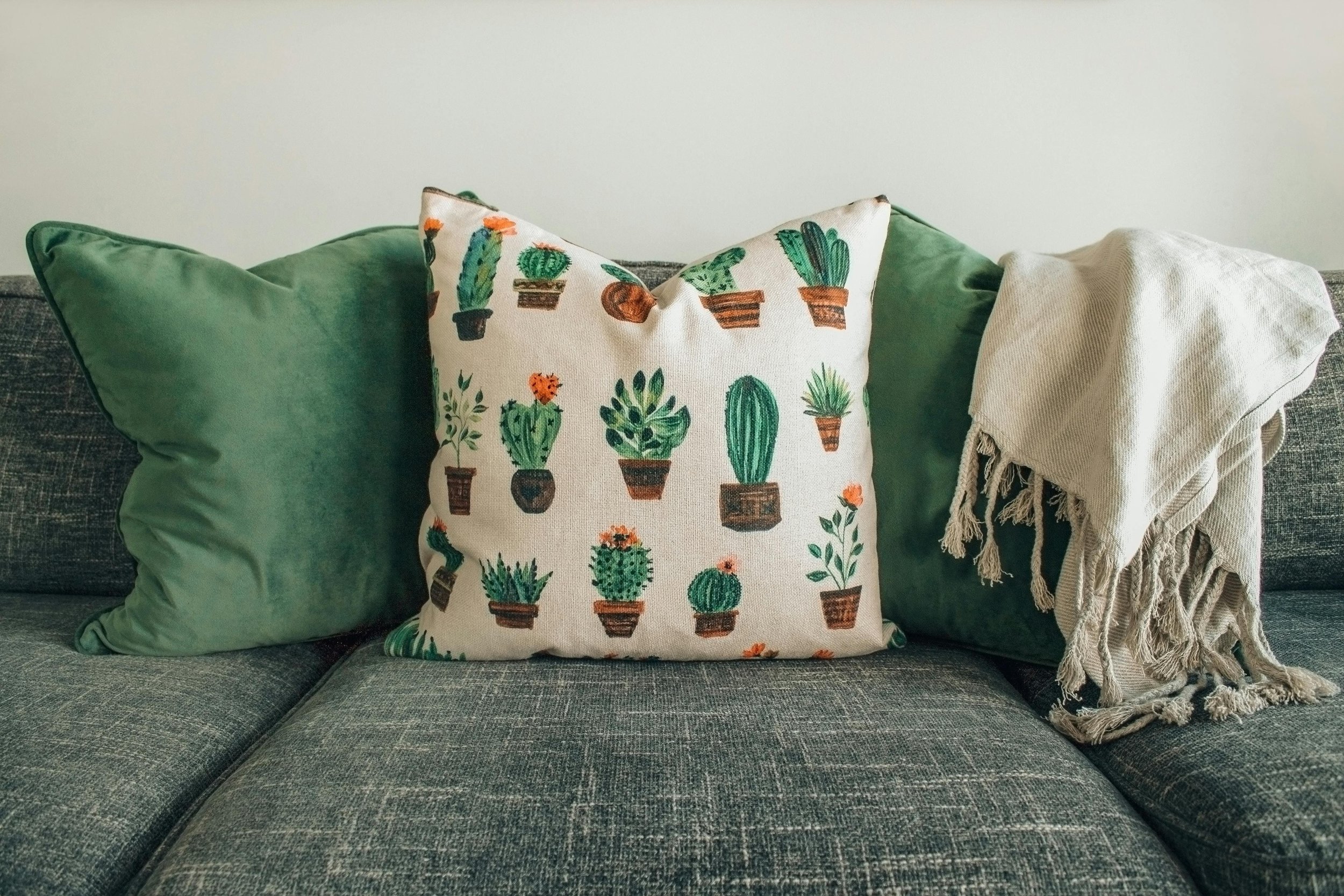 How to Keep Your Sofa Looking Fresh: Simple Tips for Homeowners