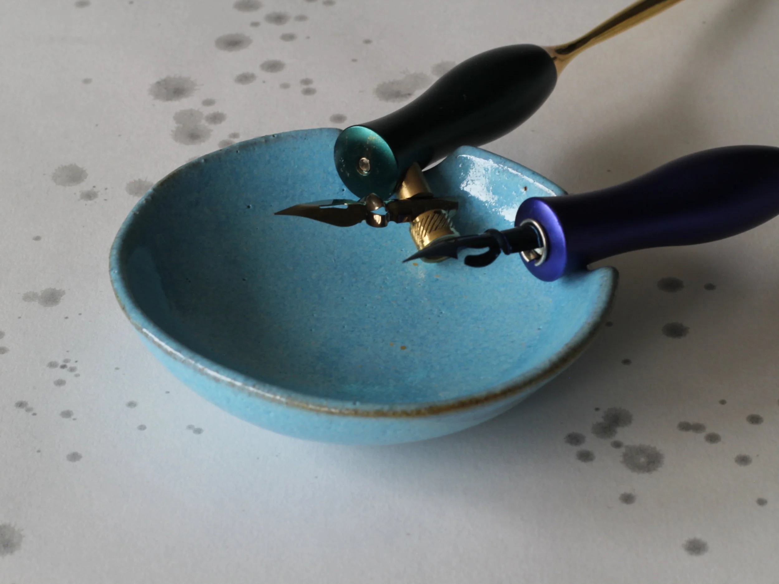 calligraphy Tools: A bespoke ceramic pen rest