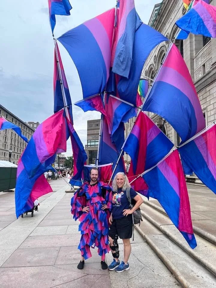 Yesterday was Boston Pride. This amazing human designed this costume, which I believe weighs 18 pounds and wore it all day long.

He ended up leading the bi+ contingent which was organized by the @bisexualresourcecenter . Everybody looked great!

#Bo