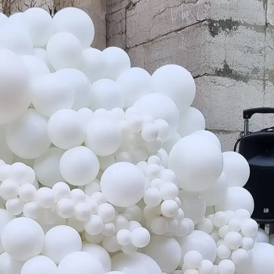 ✨️🎨✨️...#decor #balloon #ballondecor #ballongarland #toulon&nbsp; #southoffrance #nicefrance #cannes #cannet #menton #balloonbyblandy&nbsp; #hyundai #mercedes #bridetobe #bmw #benz #weddinginspo #concessionnaire #southoffrance #ferrari #porsche #sou