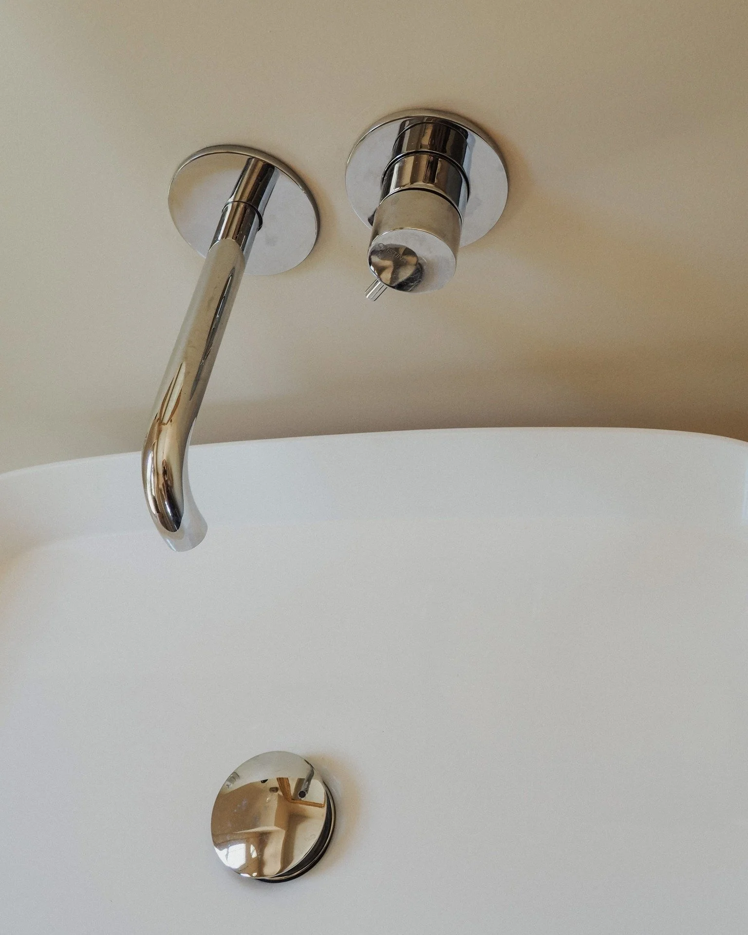 Quelques salles d&rsquo;eau r&eacute;alis&eacute;es par le studio.

La salle d&rsquo;eau est une pi&egrave;ce tr&egrave;s technique, dans laquelle chaque d&eacute;tail compte : circulation, rangements, mat&eacute;riaux, &eacute;clairage ou encore cho