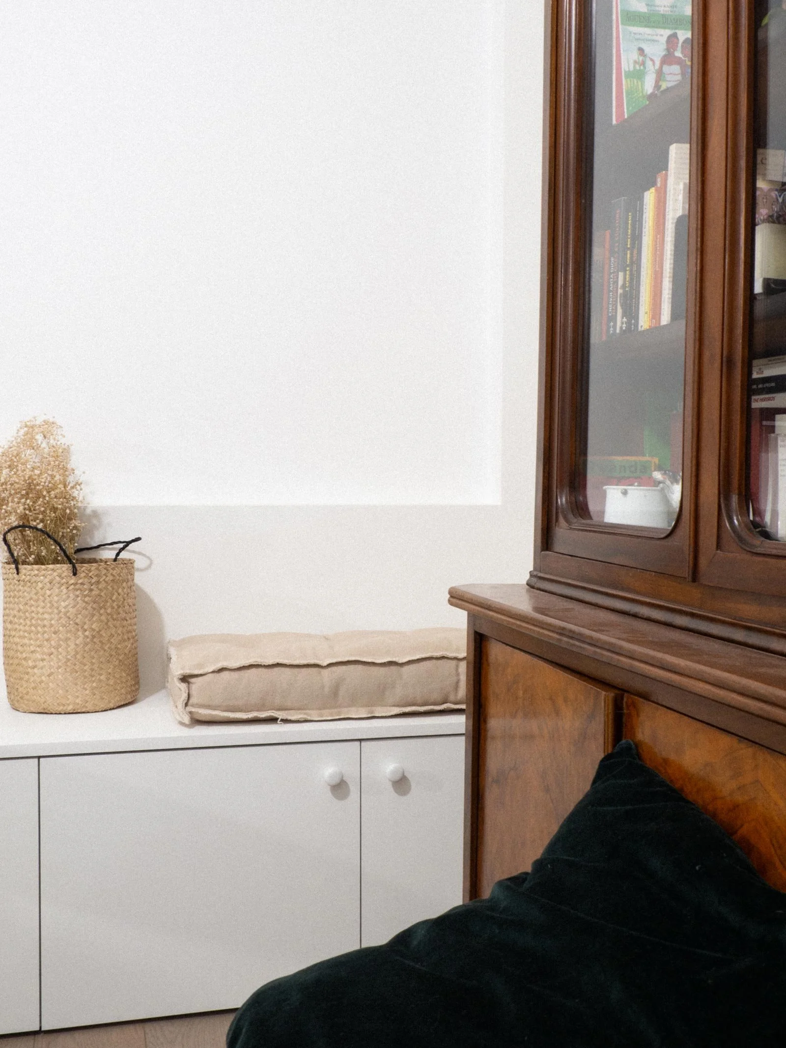 Banquette sur-mesure réalisée par une architecte d'intérieur dans le Var