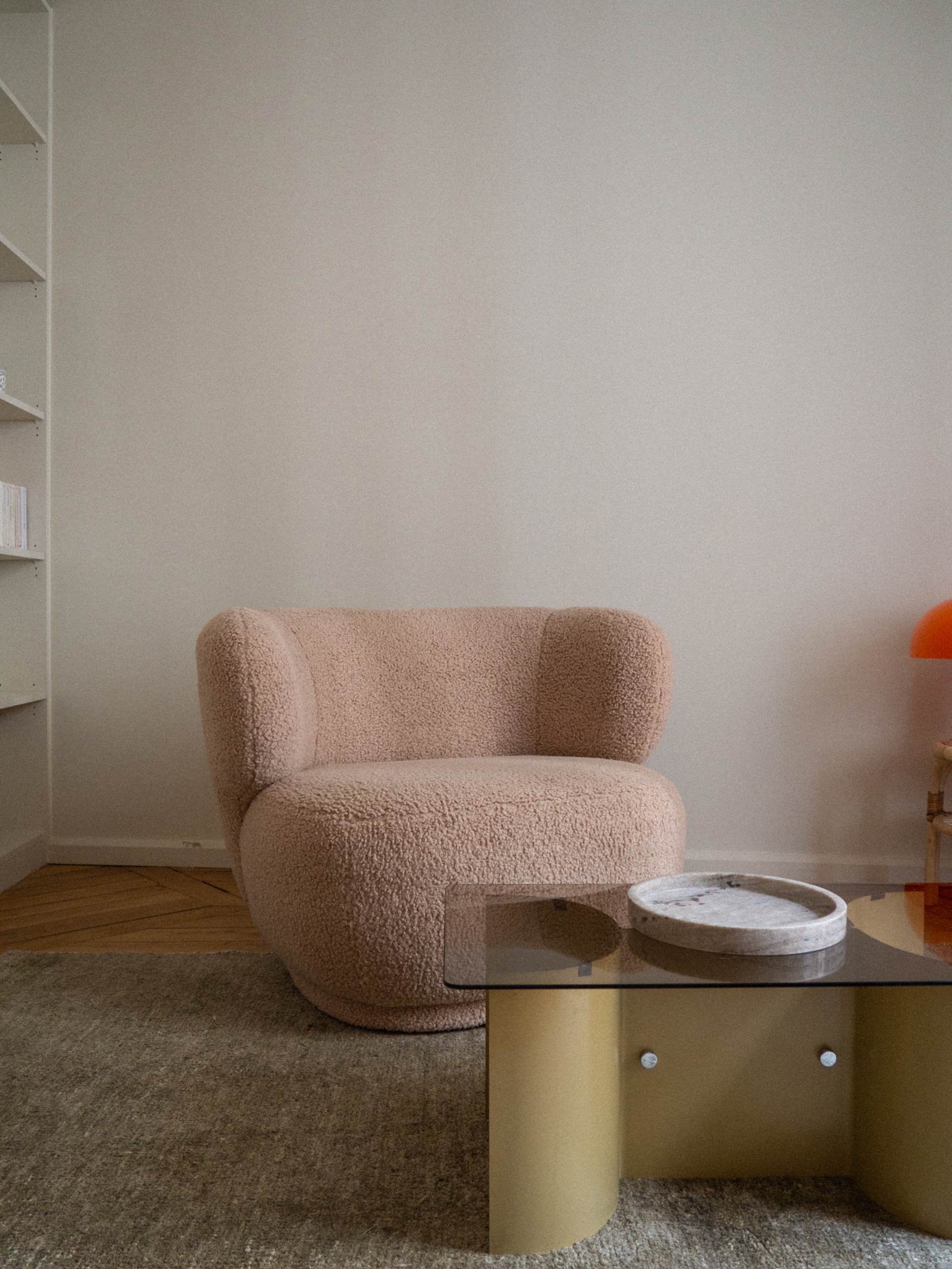 Salon décoré par un architecte d'intérieur dans le Var