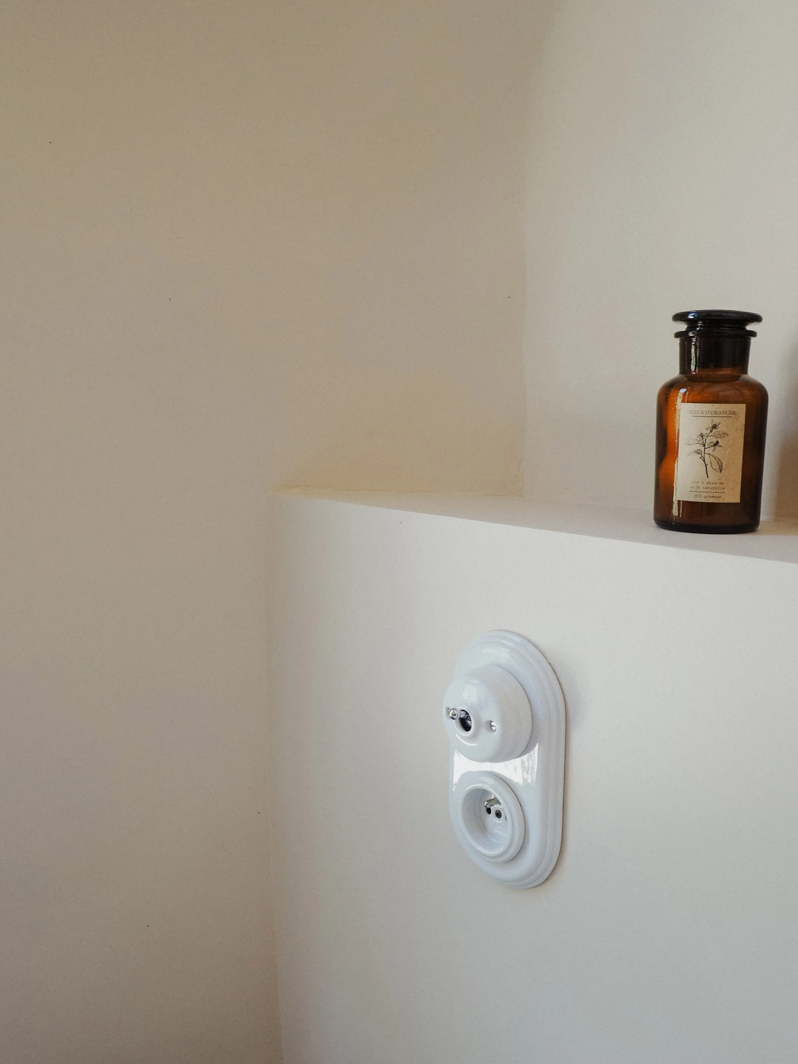 Salle de bain rénovée dans une vieille maison dans le Var par un architecte d'intérieur