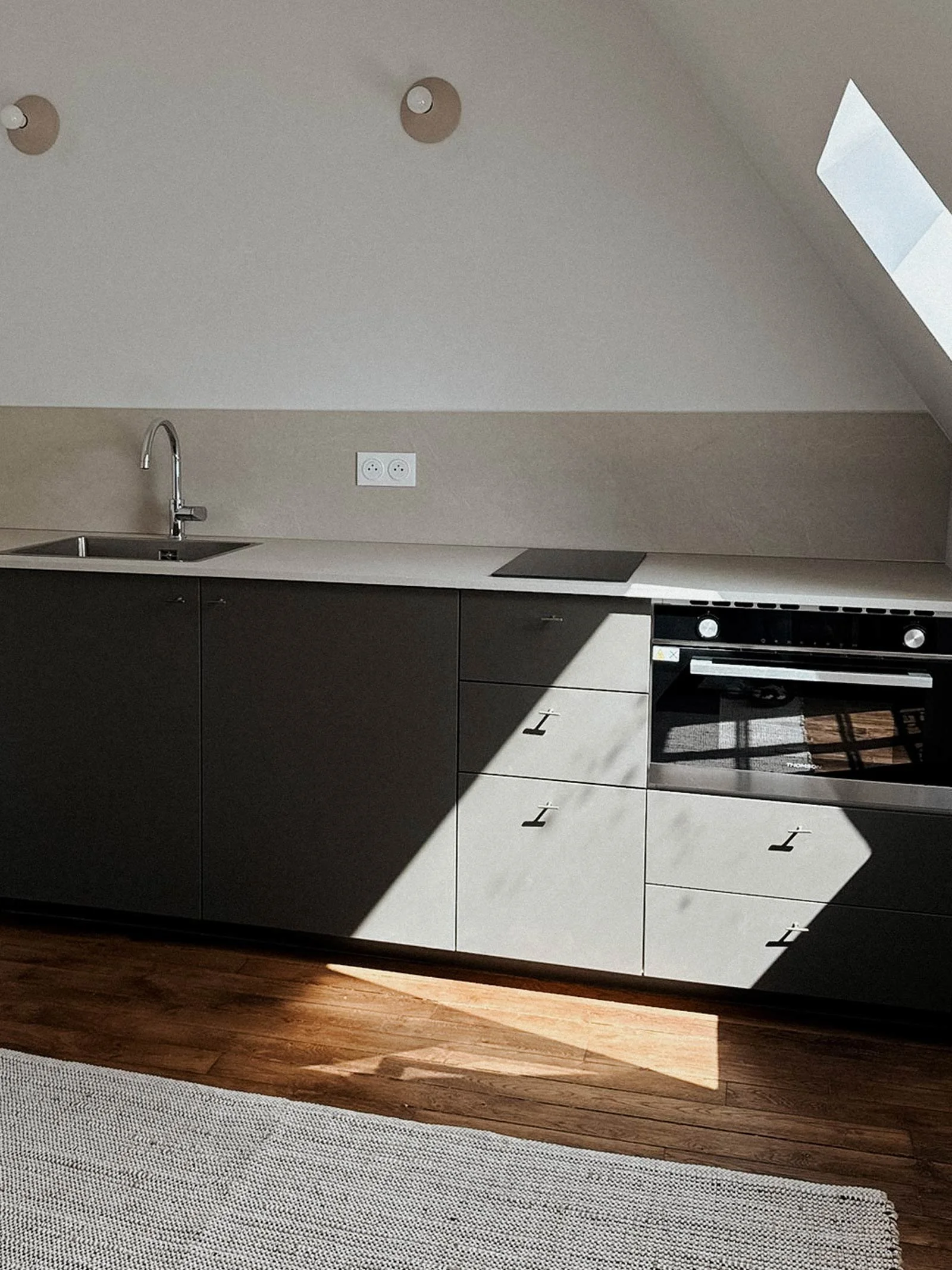 Cuisine rénovée dans un studio pour investissement locatif à Toulon par une architecte d'intérieur