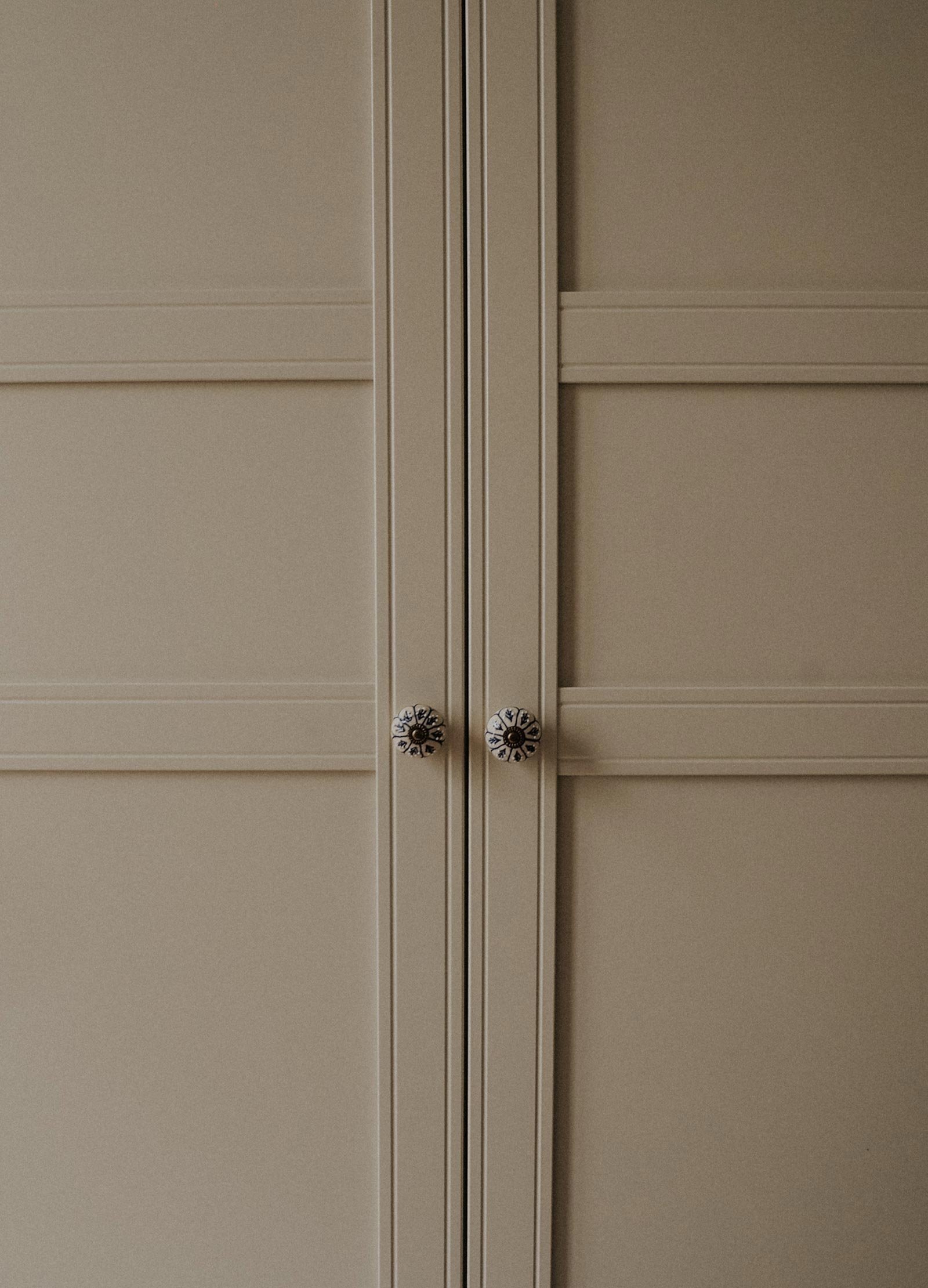 Dressing sur-mesure réalisé par un architecte d'intérieur dans le Var