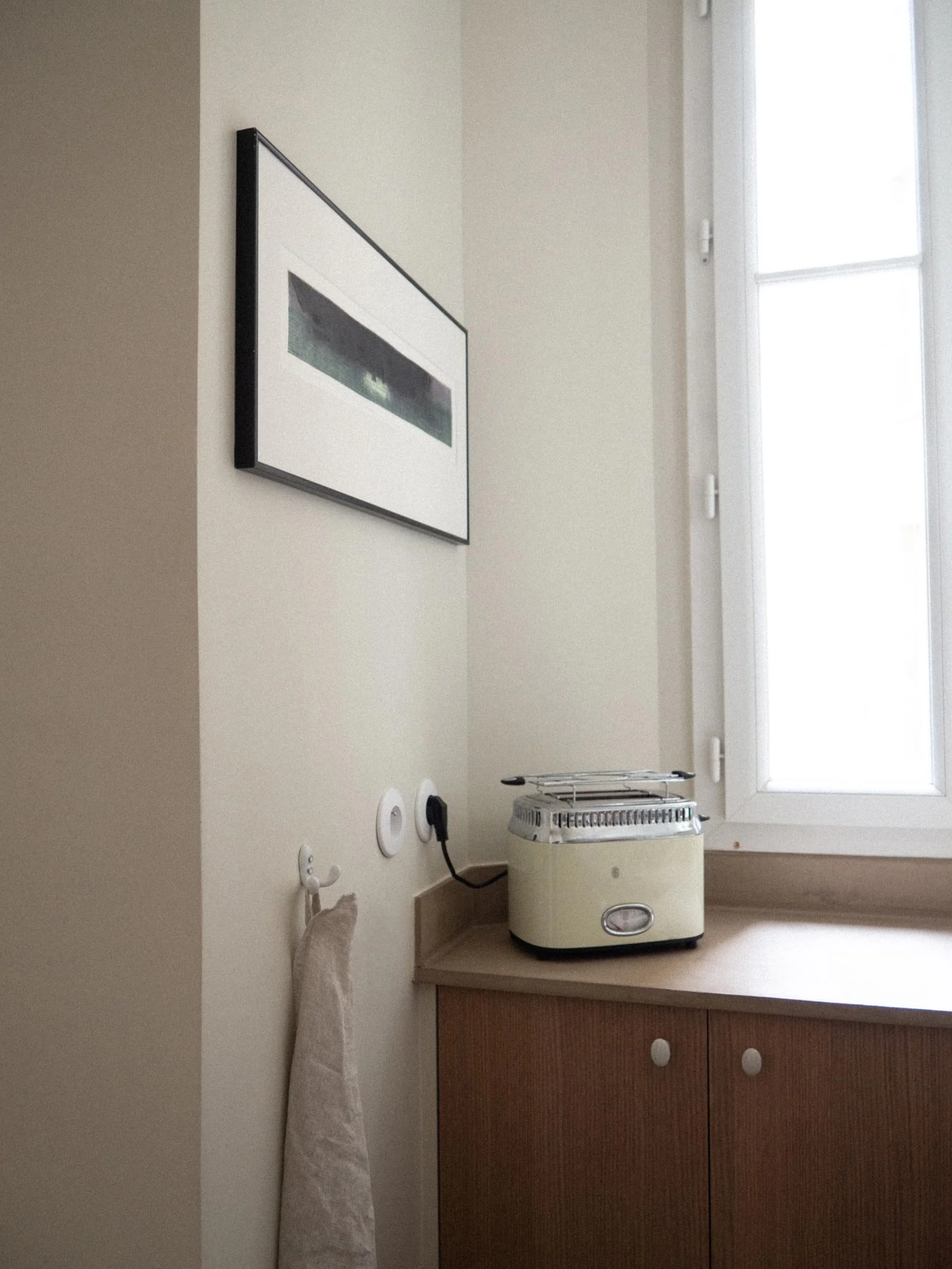 Cuisine sur-mesure en bois réalisée par un architecte d'intérieur dans le Var