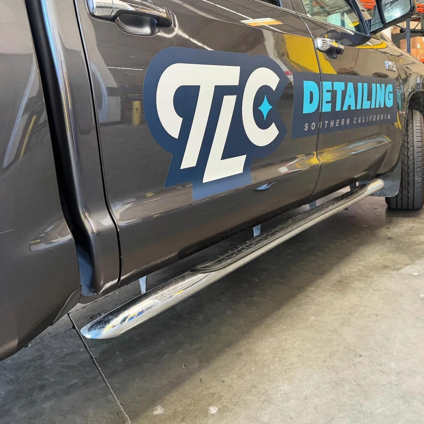 UPGRADES!!
Out with the old and in with the new. First steps of chrome deleting the TlLC RiG. 

Check out these steps from WESTIN Automotive. 

#upgrades #westinautomotive #truck #toyota #tundratrd #tundra #trd4x4 #camper #detailer #mobiledetailing