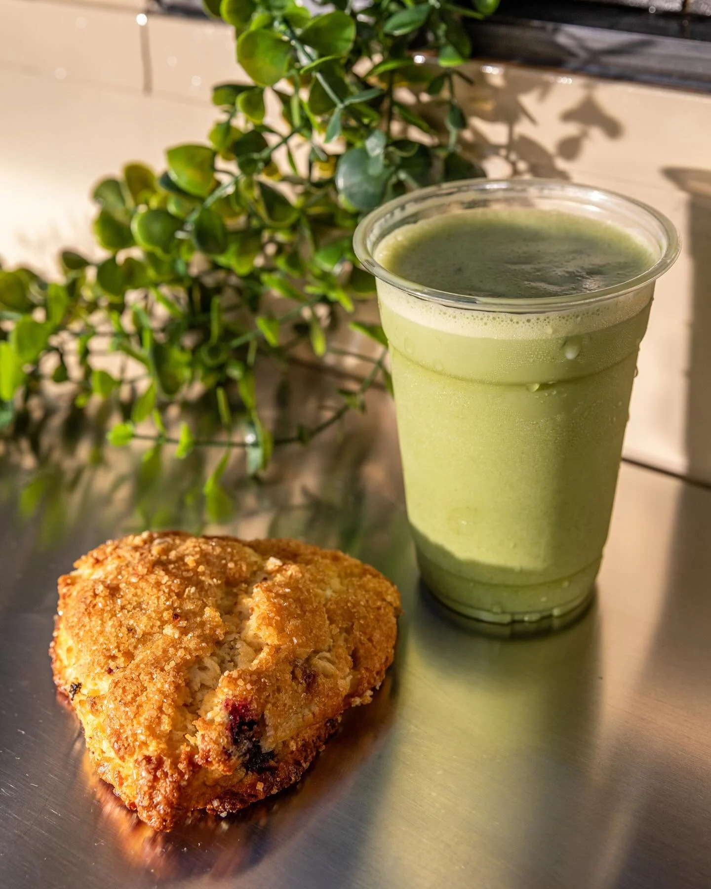 Whether you&rsquo;re team cinnamon sugar challah or blueberry lemon scone (or one of our other delicious items) we&rsquo;ve got you covered with our fresh baked goods! ☕🍵👩🏻&zwj;🍳🍪🍞🧁

We&rsquo;ve been loving teaming up with our friends at @busp