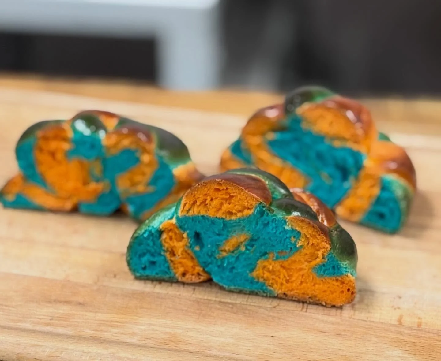 Our own little way of cheering on the Broncos 🐴

Blue + orange mini challahs (Bronco Buns) for game day!