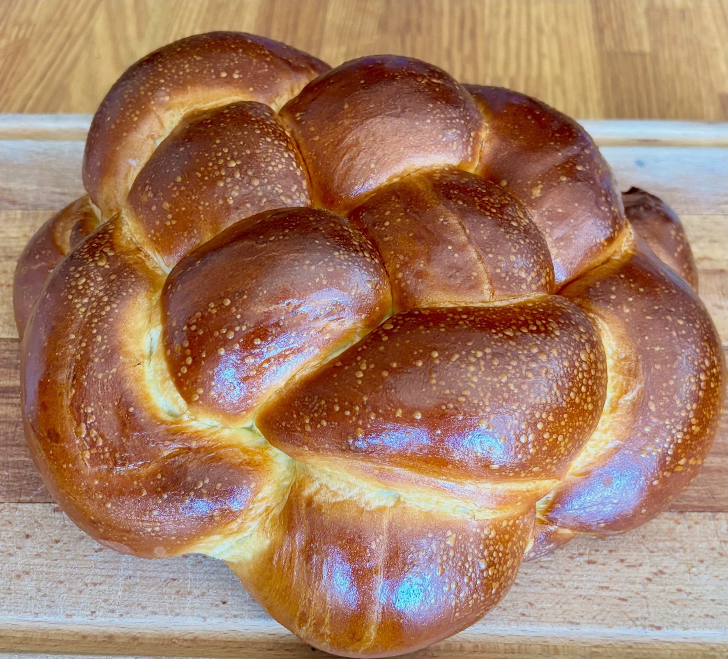 Rosh Hashanah is coming 🍎🍯

For the Jewish New Year, we&rsquo;re baking 2 lb round challahs with our special honey dough &mdash; with raisins or without (a debate we will not be getting involved in).

We&rsquo;ll also have honey cake and a few othe