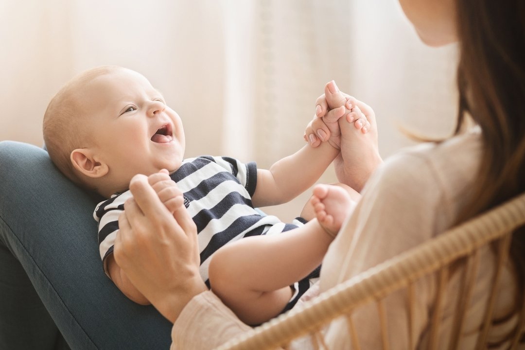 The Power of Eye Contact &amp; Mirroring with Infants

From the very first moments of life, eye contact becomes a beautiful bridge between little ones and their grownups. It&rsquo;s not just about gazing into those adorable eyes&mdash;it's about conn