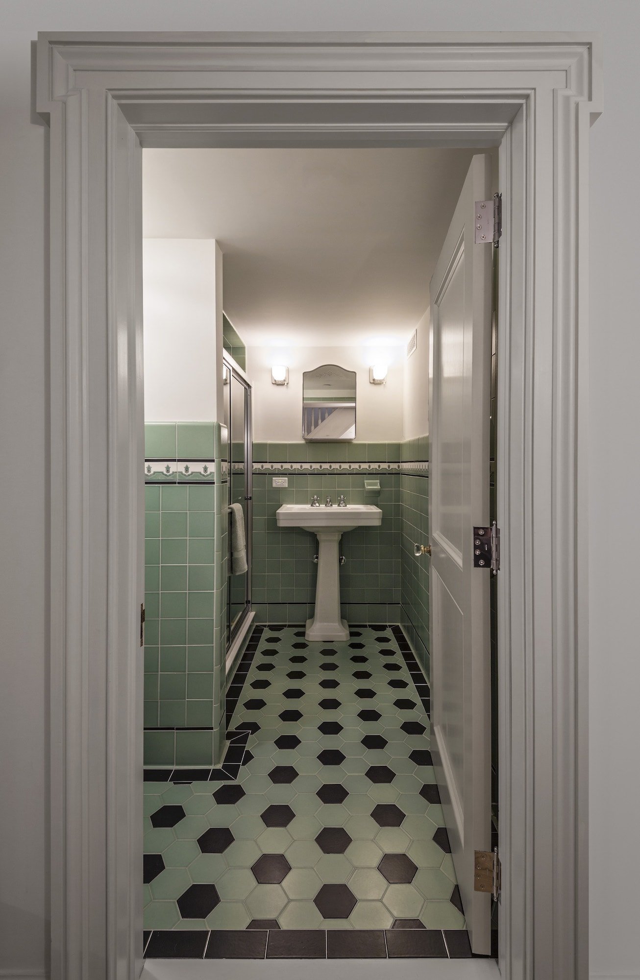 5f4e70b0d42a5dfe8c4efcd9_Townhouse_006.jpg