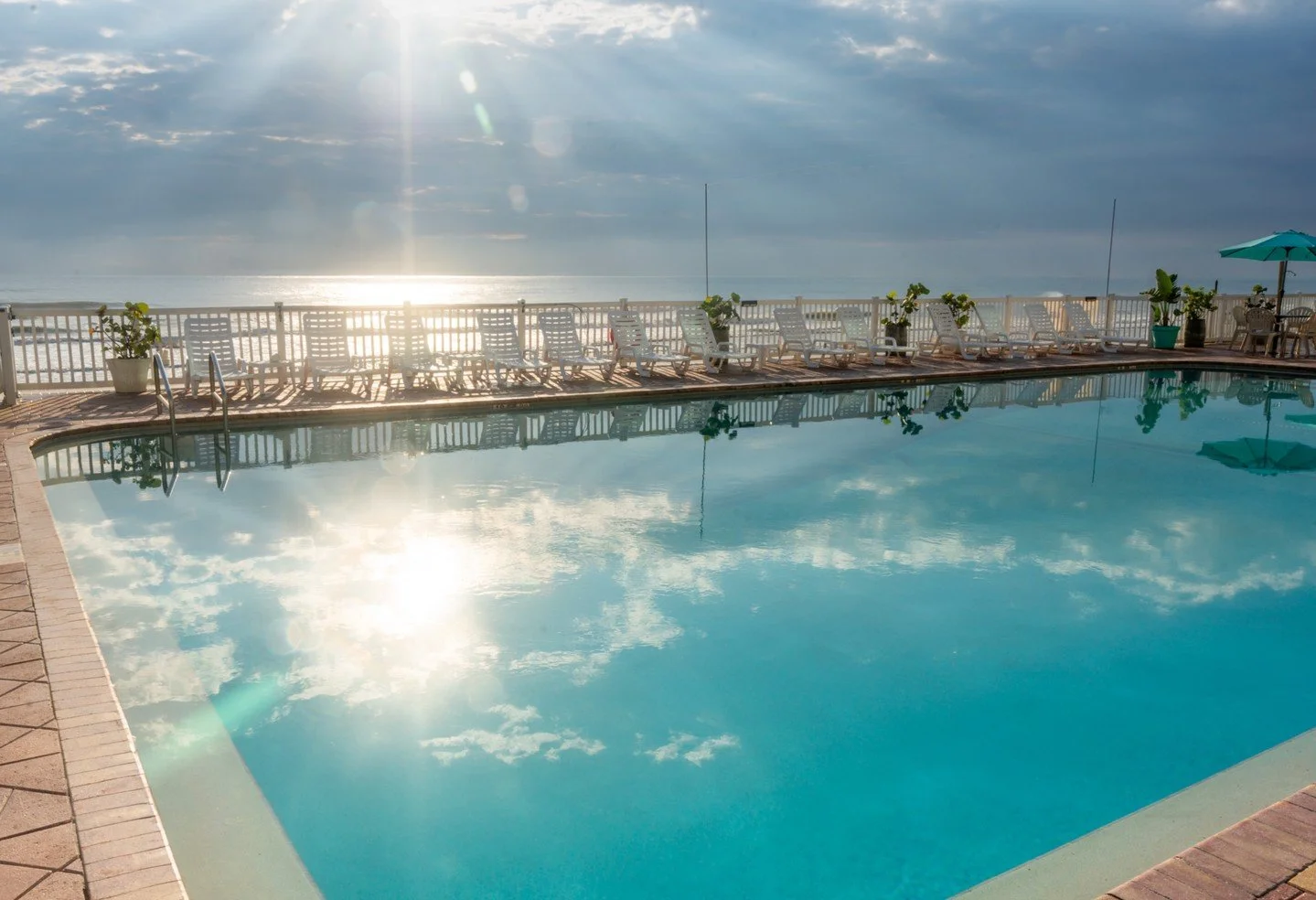Pool days with oceanfront views are calling. ☀️ There&rsquo;s still time to save BIG on your Daytona Beach getaway with our Summer Kickoff Sale.

🏖️ Save 40% OFF
📅 Stay May 31 &ndash; June 3
🌊 2-night minimum stay required
⏳ Book by June 3 before 
