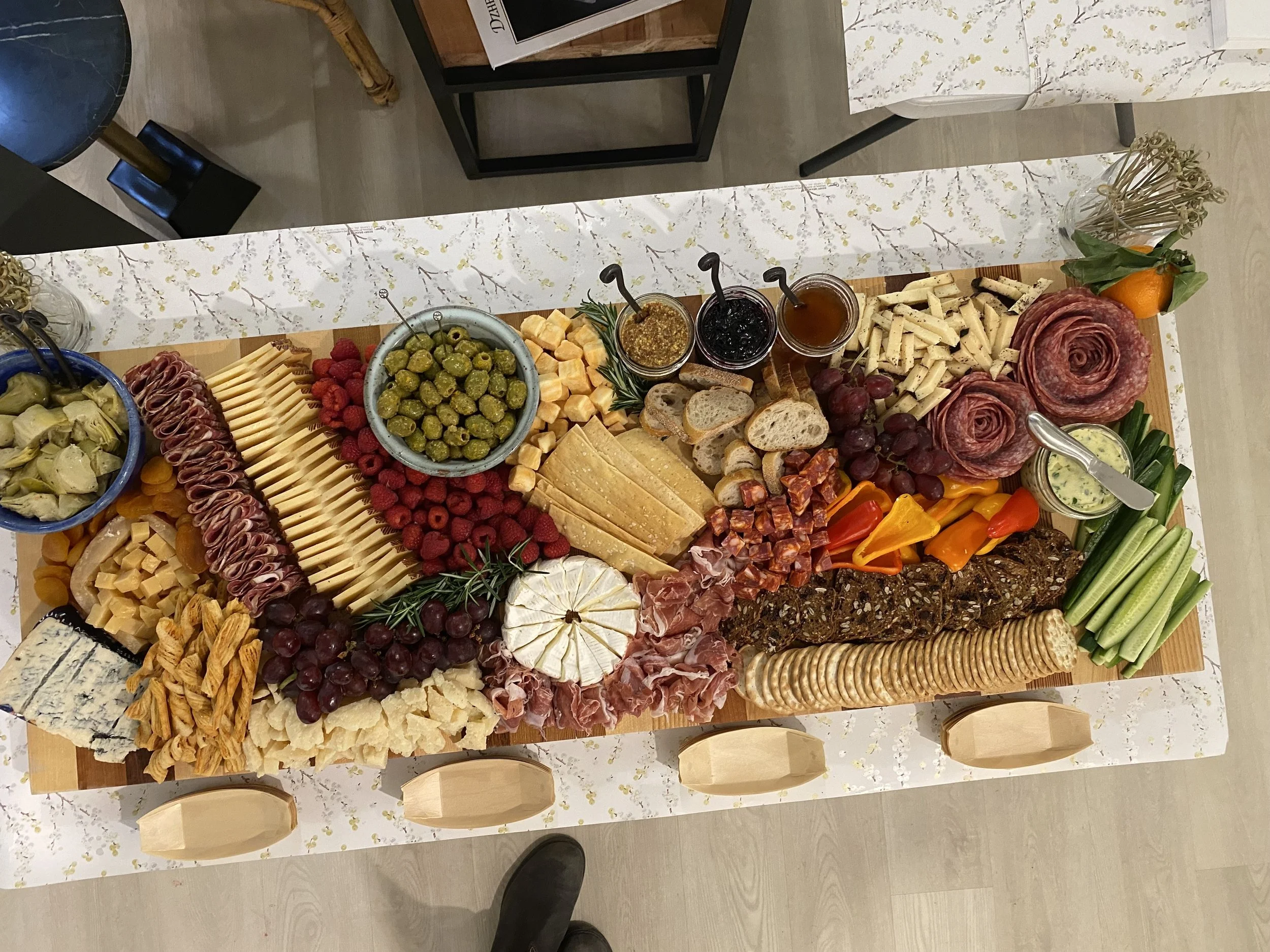 Charcuterie board for Office Holiday party
Custom charcuterie board in Vermont
Best birthday party appetizers 
High qualify Vermont made custom charcuterie boards
Custom charcuterie board for party in Vermont
Custom made charcuterie board with qualit