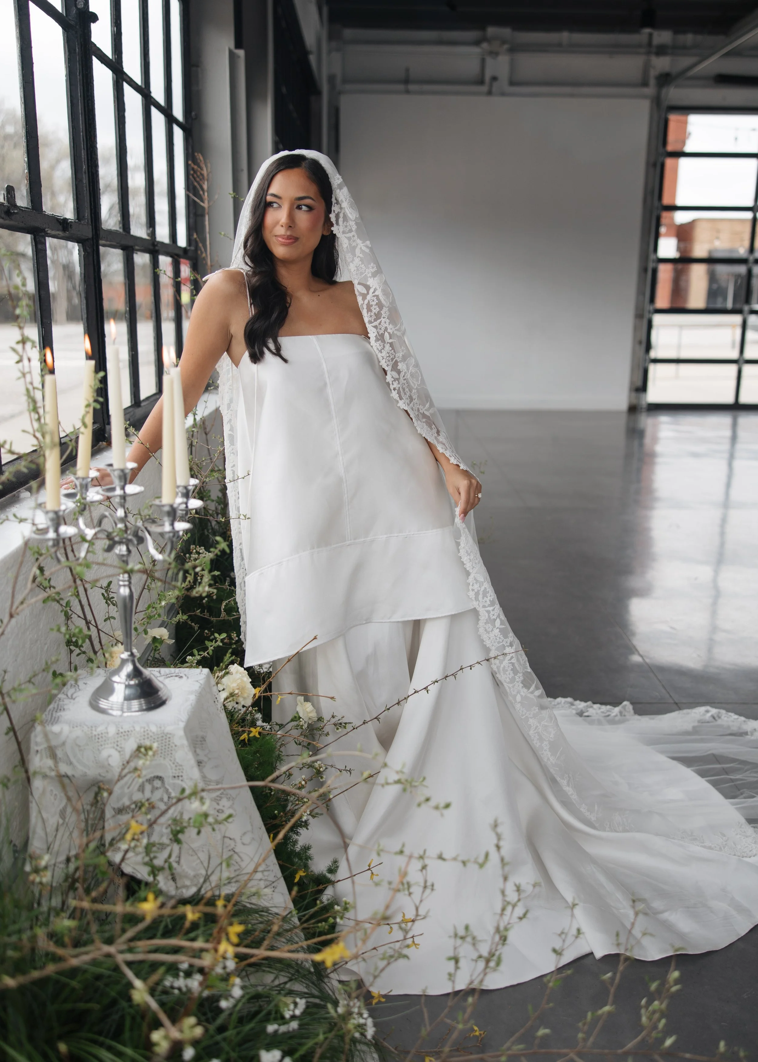 Photo: @malloriemcbridephoto 
Floral: @thecottagerose 
Planning/Design: @truelovecoordinatinganddesign 
Content: @socially.weddings 
Tabletop: @goodstuffchina 
Invites: @brandedxbee 
Makeup: @jackapbeauty 
Hair: @earthtoneskc 
Dresses: @thelawbridal 
