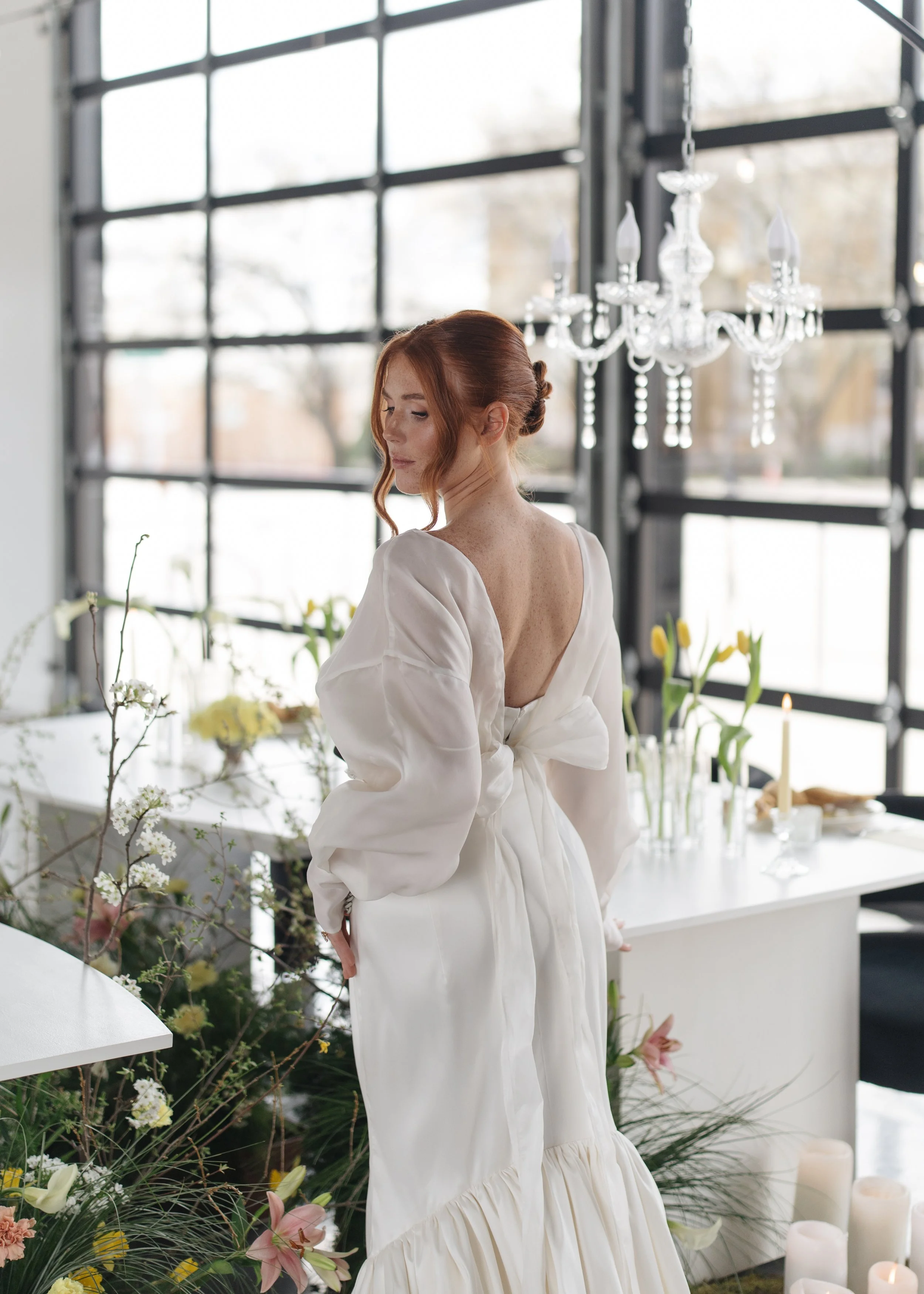 Photo: @malloriemcbridephoto 
Floral: @thecottagerose 
Planning/Design: @truelovecoordinatinganddesign 
Content: @socially.weddings 
Tabletop: @goodstuffchina 
Invites: @brandedxbee 
Makeup: @jackapbeauty 
Hair: @earthtoneskc 
Dresses: @thelawbridal 