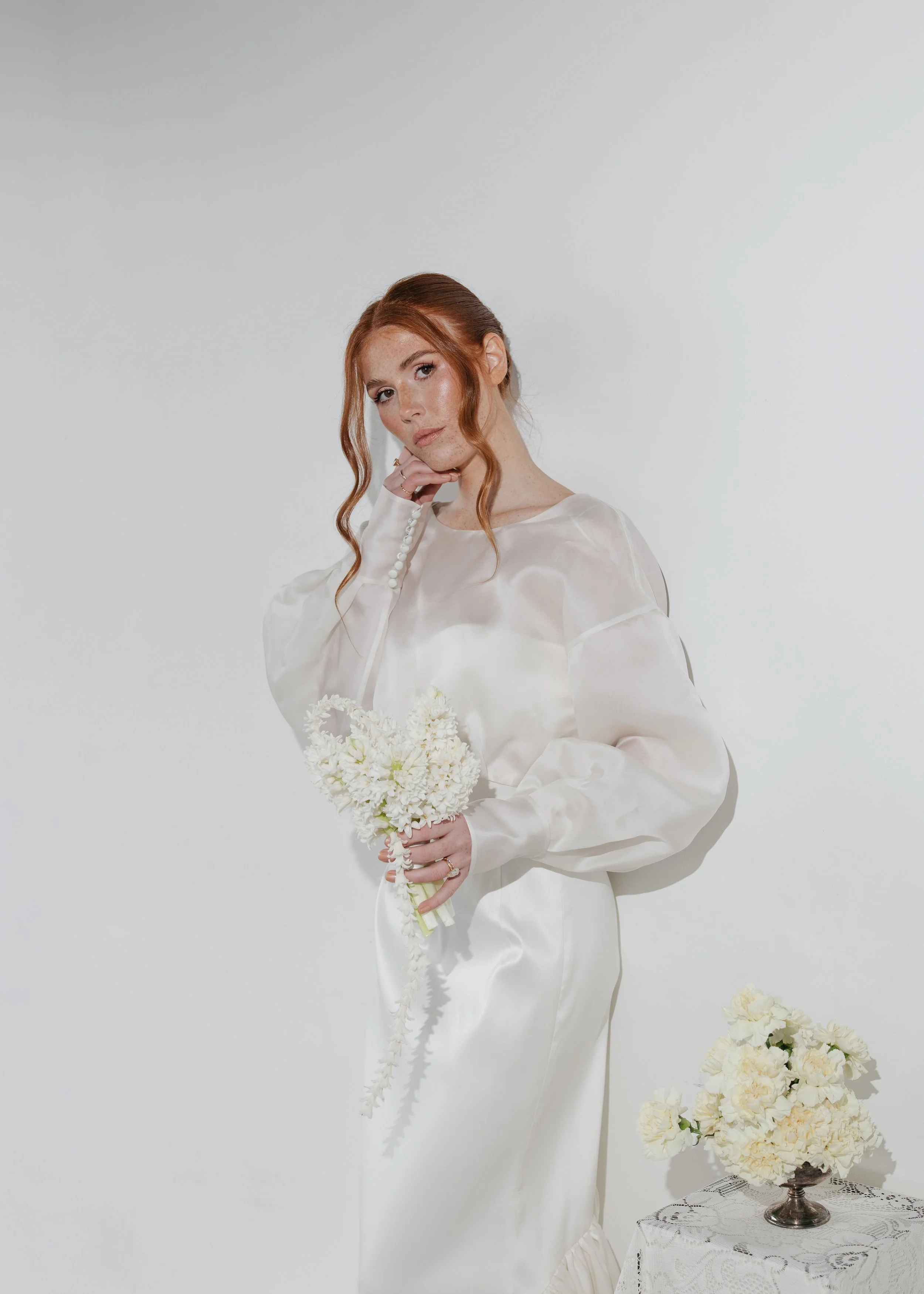 Photo: @malloriemcbridephoto 
Floral: @thecottagerose 
Planning/Design: @truelovecoordinatinganddesign 
Content: @socially.weddings 
Tabletop: @goodstuffchina 
Invites: @brandedxbee 
Makeup: @jackapbeauty 
Hair: @earthtoneskc 
Dresses: @thelawbridal 